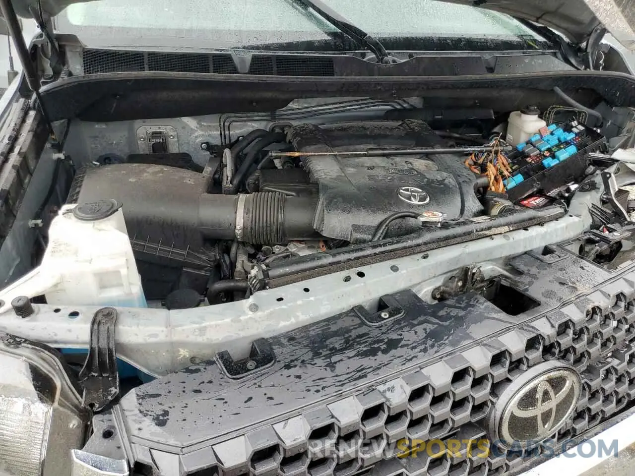 7 Photograph of a damaged car 5TFDW5F13KX787727 TOYOTA TUNDRA 2019
