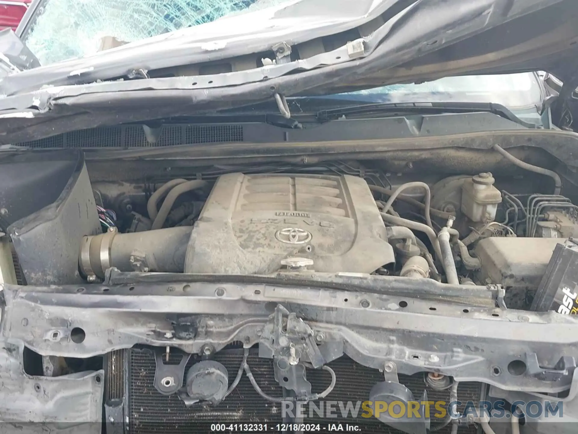 10 Photograph of a damaged car 5TFDW5F15KX809159 TOYOTA TUNDRA 2019