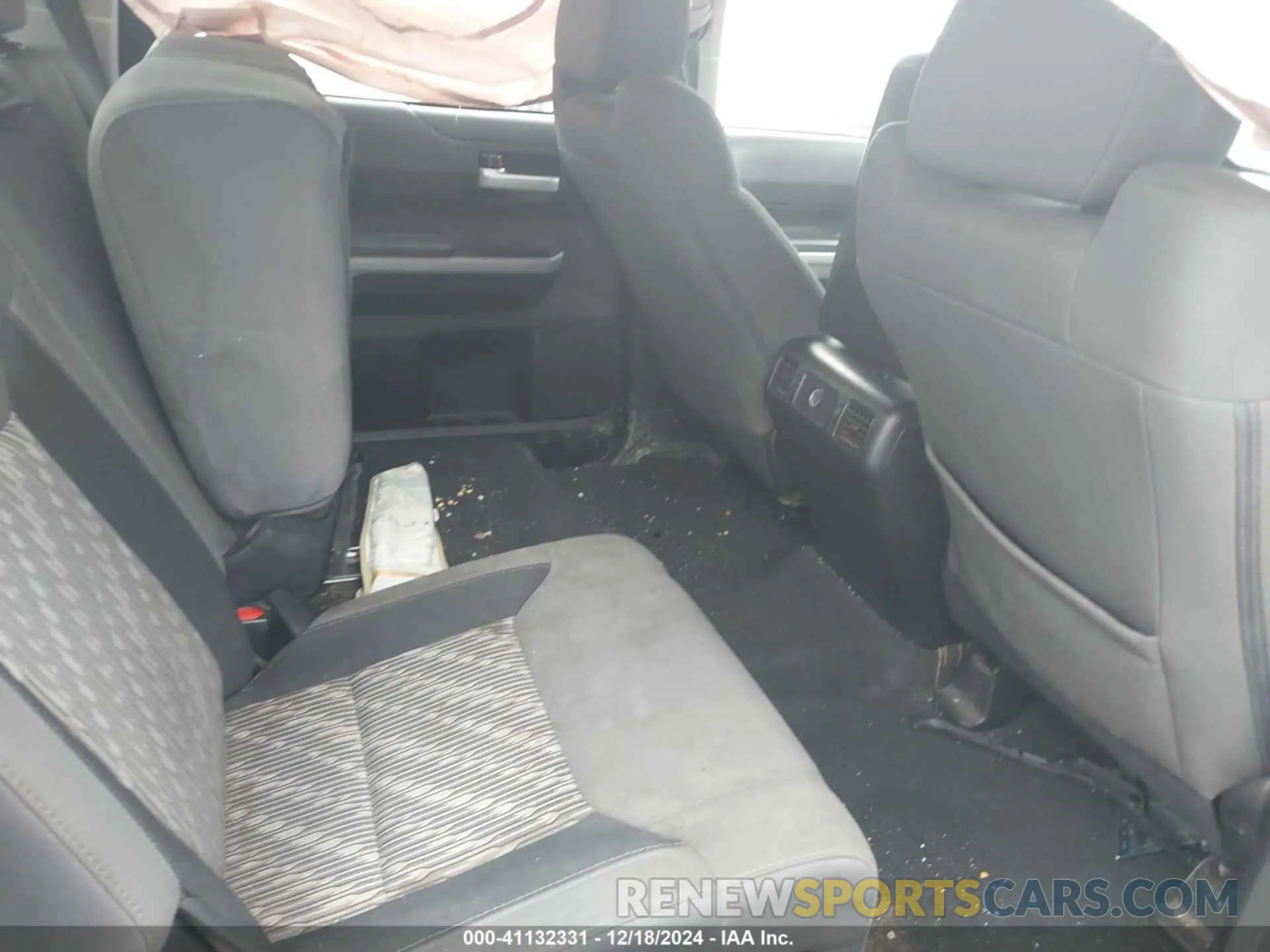 8 Photograph of a damaged car 5TFDW5F15KX809159 TOYOTA TUNDRA 2019
