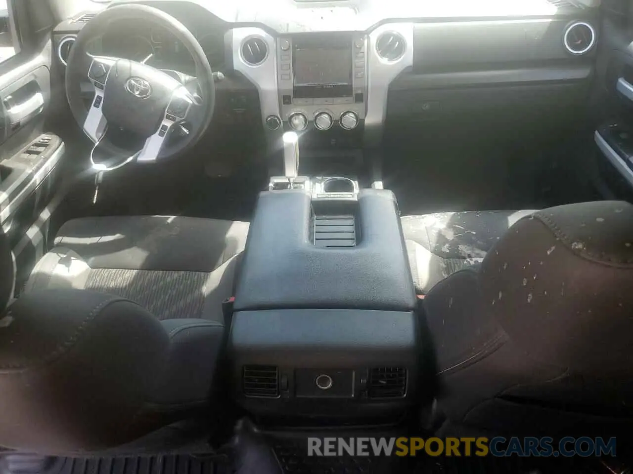 8 Photograph of a damaged car 5TFDW5F15KX822185 TOYOTA TUNDRA 2019