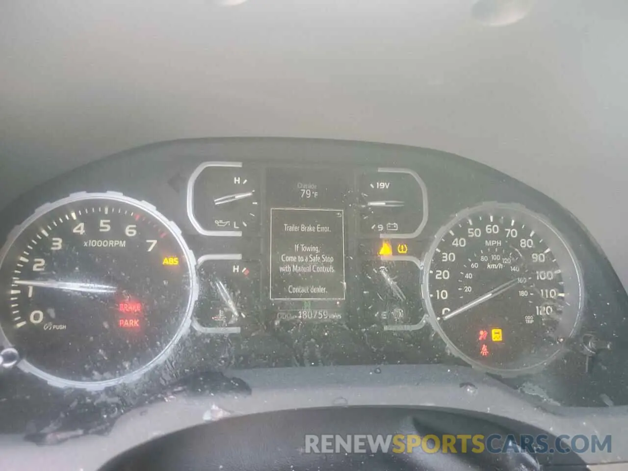 9 Photograph of a damaged car 5TFDW5F15KX822185 TOYOTA TUNDRA 2019
