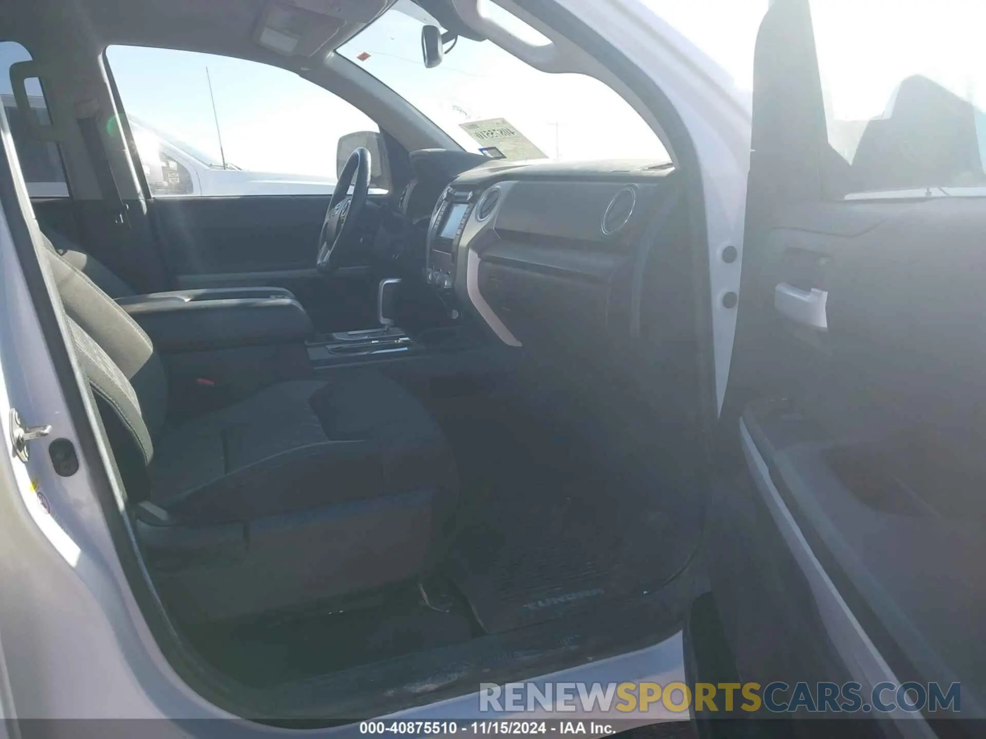 5 Photograph of a damaged car 5TFDW5F16KX818940 TOYOTA TUNDRA 2019