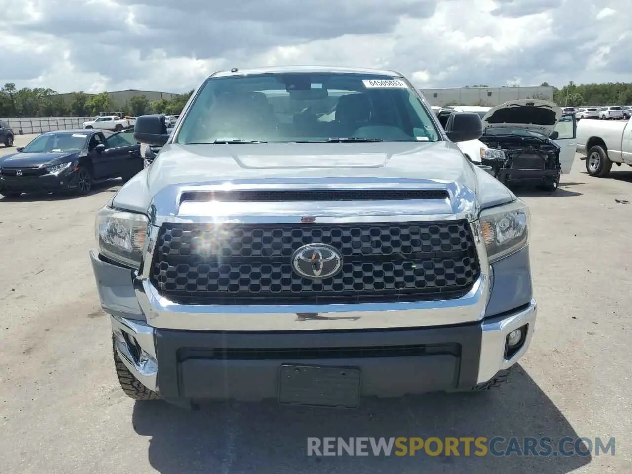 5 Photograph of a damaged car 5TFDW5F17KX803492 TOYOTA TUNDRA 2019