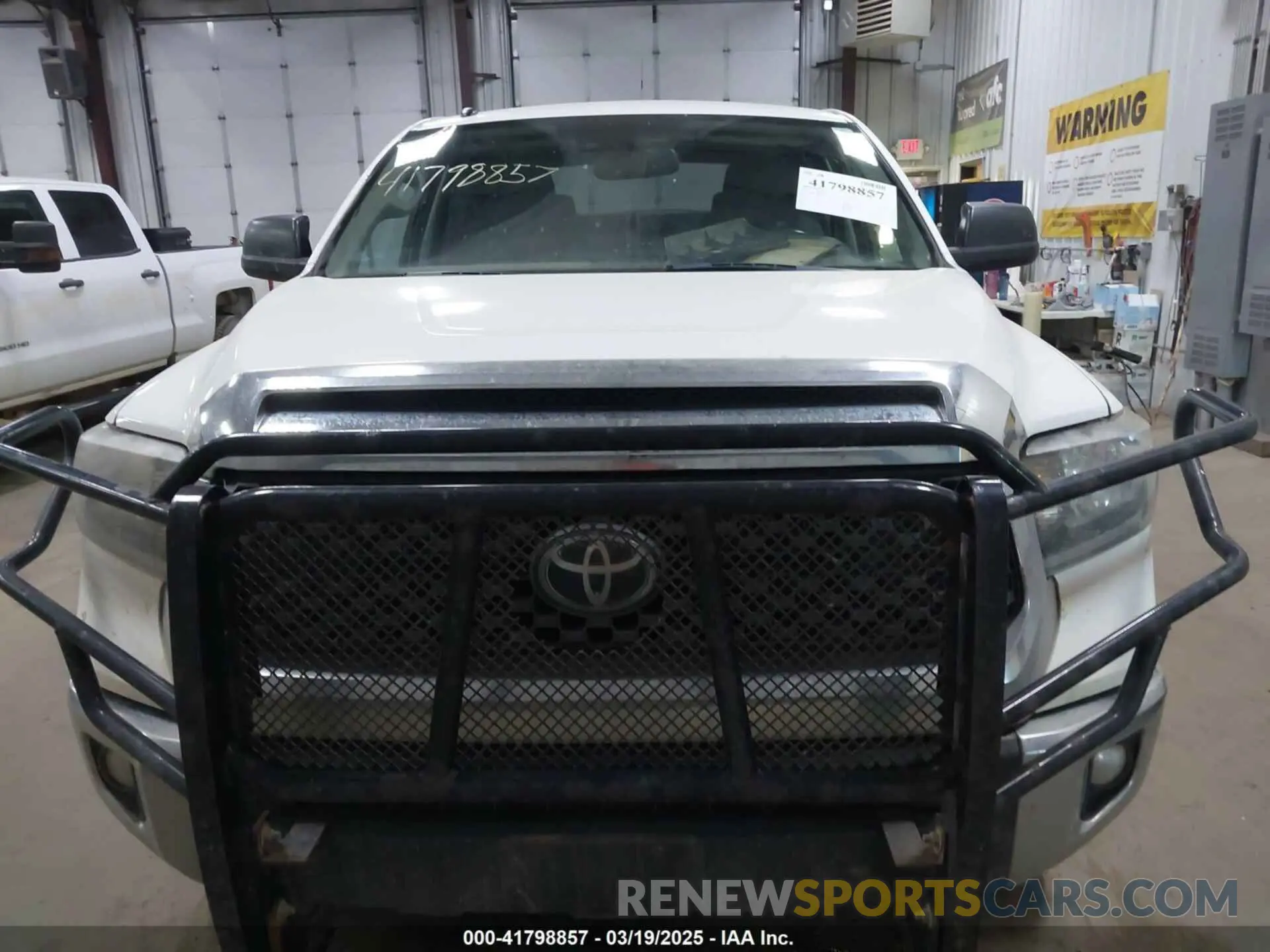 12 Фотография поврежденного автомобиля 5TFDW5F17KX805579 TOYOTA TUNDRA 2019