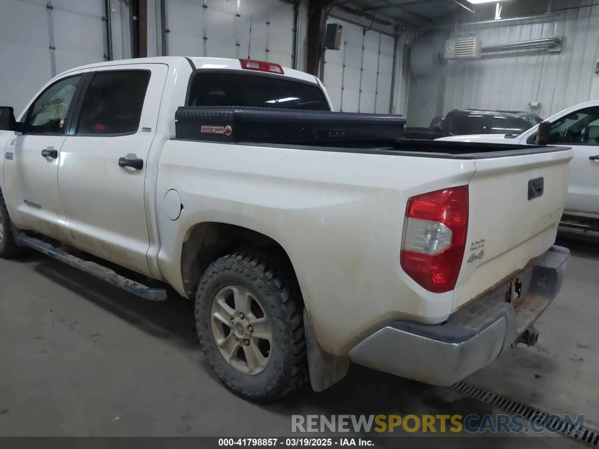 3 Фотография поврежденного автомобиля 5TFDW5F17KX805579 TOYOTA TUNDRA 2019