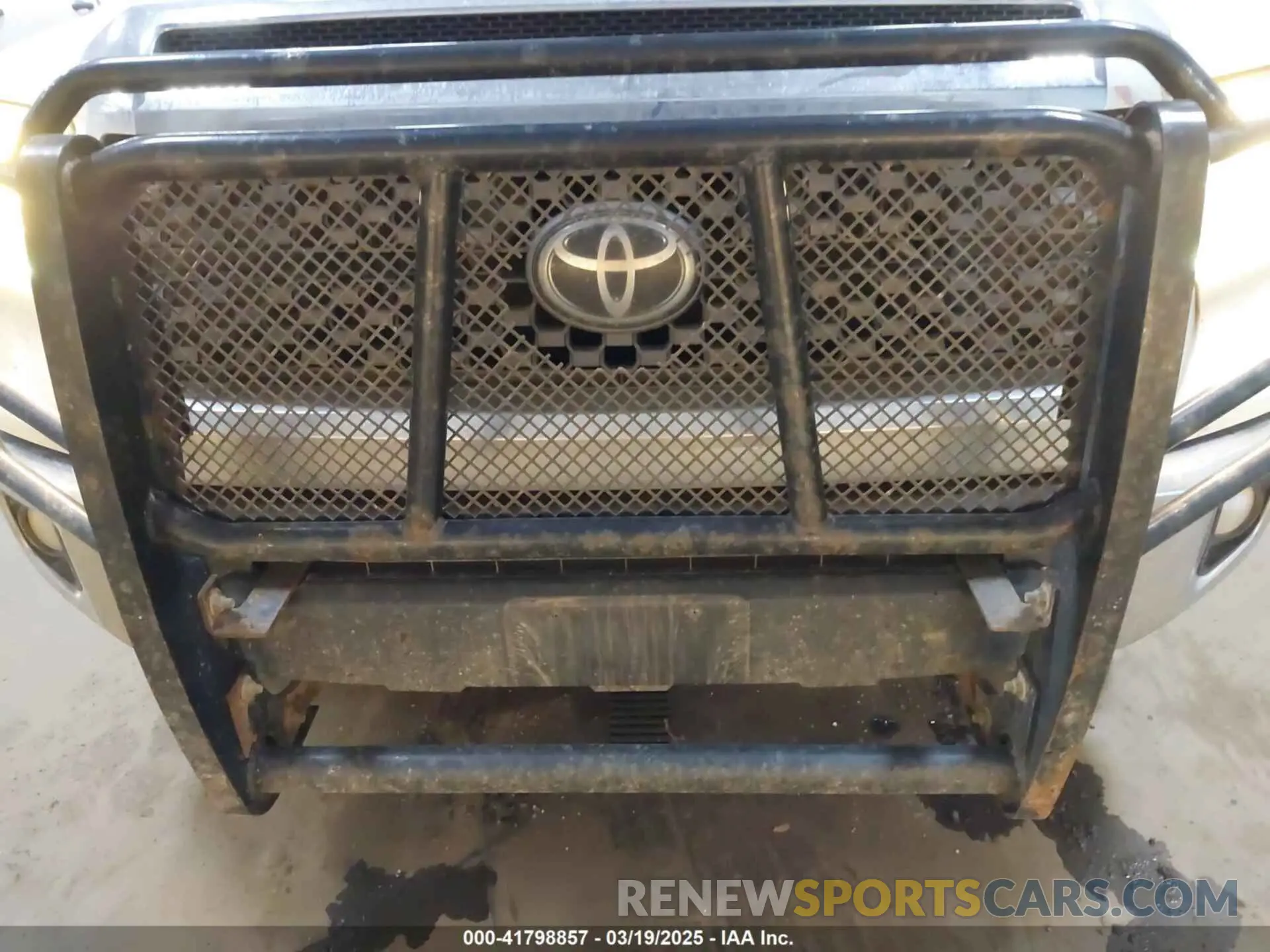 6 Фотография поврежденного автомобиля 5TFDW5F17KX805579 TOYOTA TUNDRA 2019