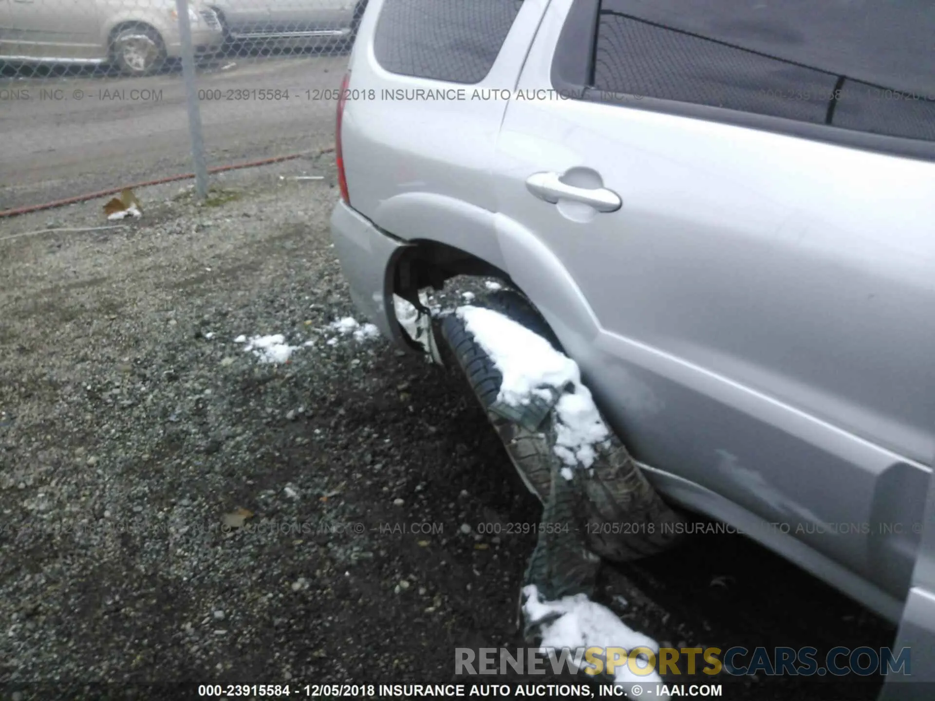 6 Photograph of a damaged car 5TFDW5F17KX811835 TOYOTA TUNDRA 2019