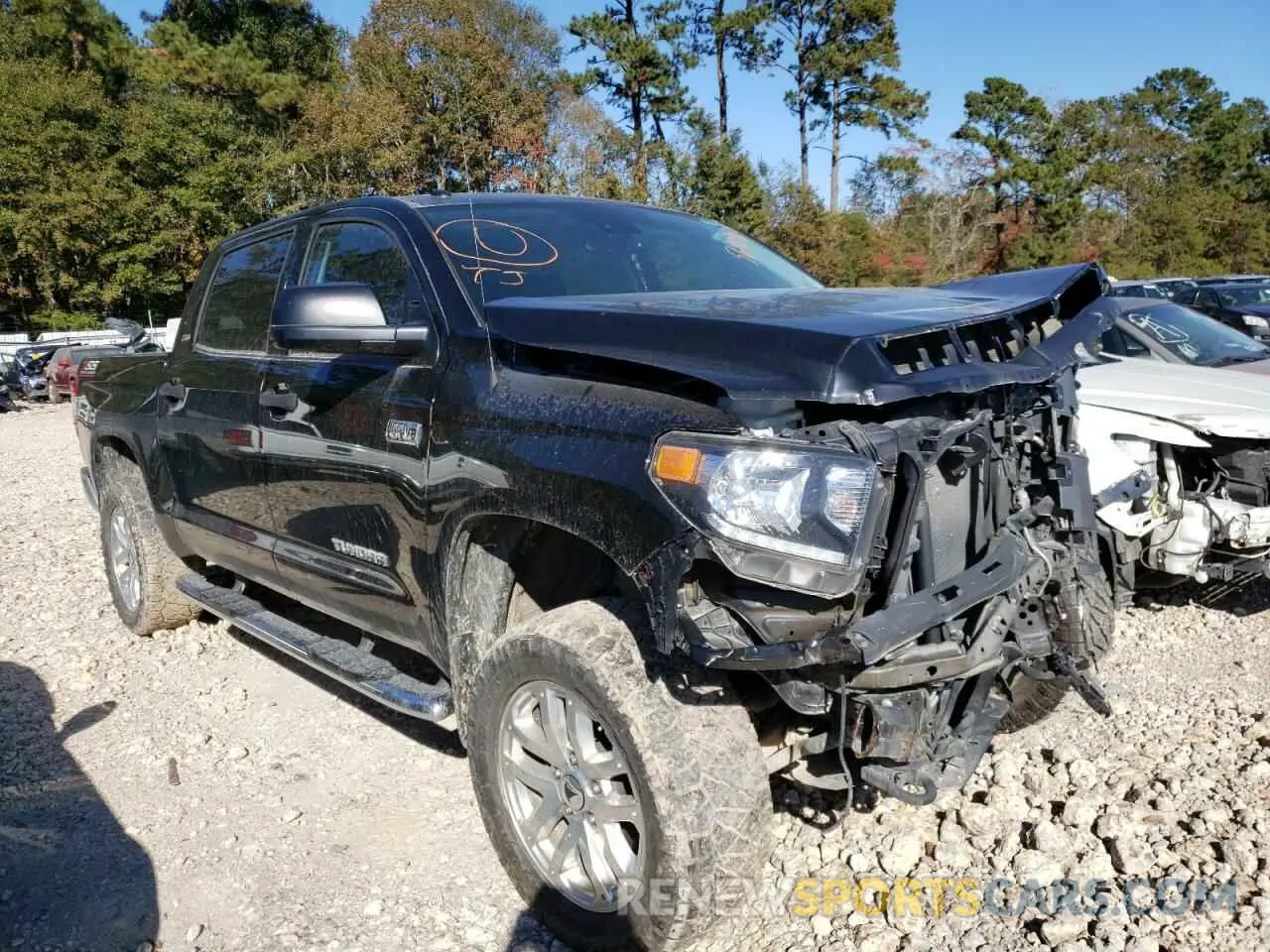 1 Photograph of a damaged car 5TFDW5F18KX852717 TOYOTA TUNDRA 2019