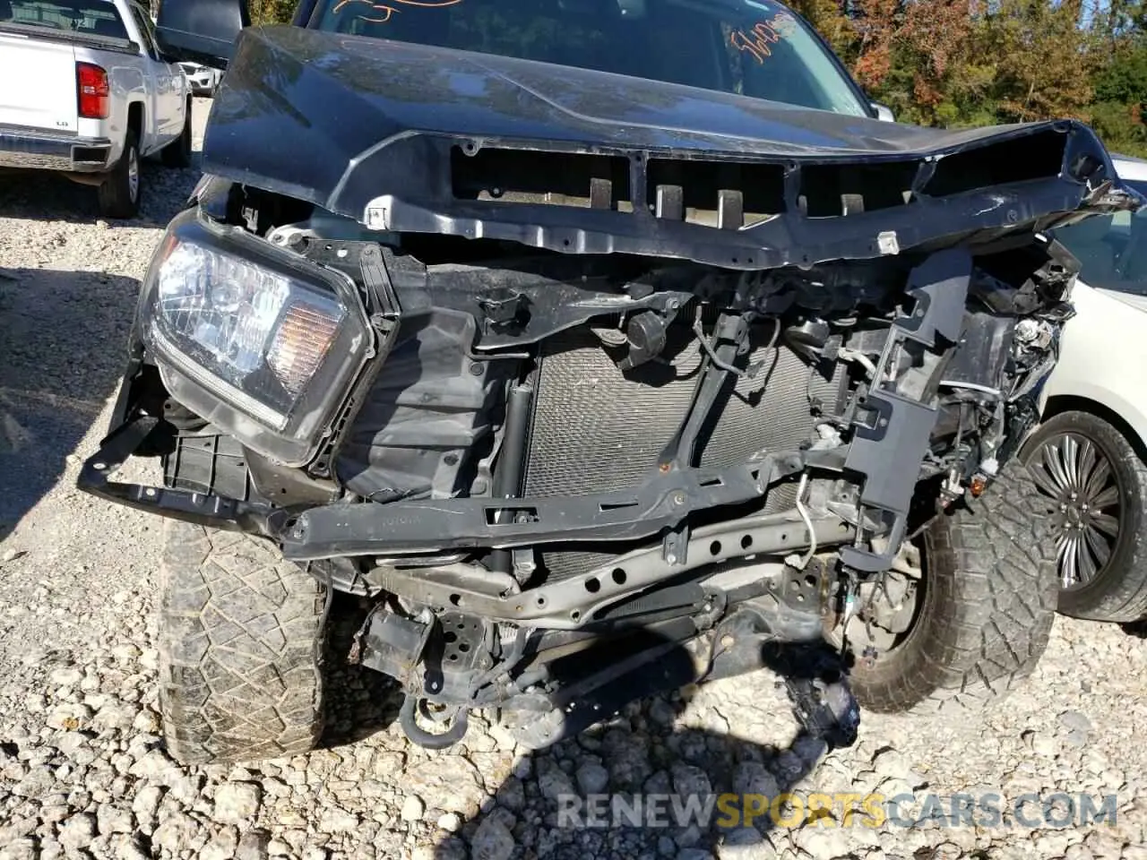 9 Photograph of a damaged car 5TFDW5F18KX852717 TOYOTA TUNDRA 2019