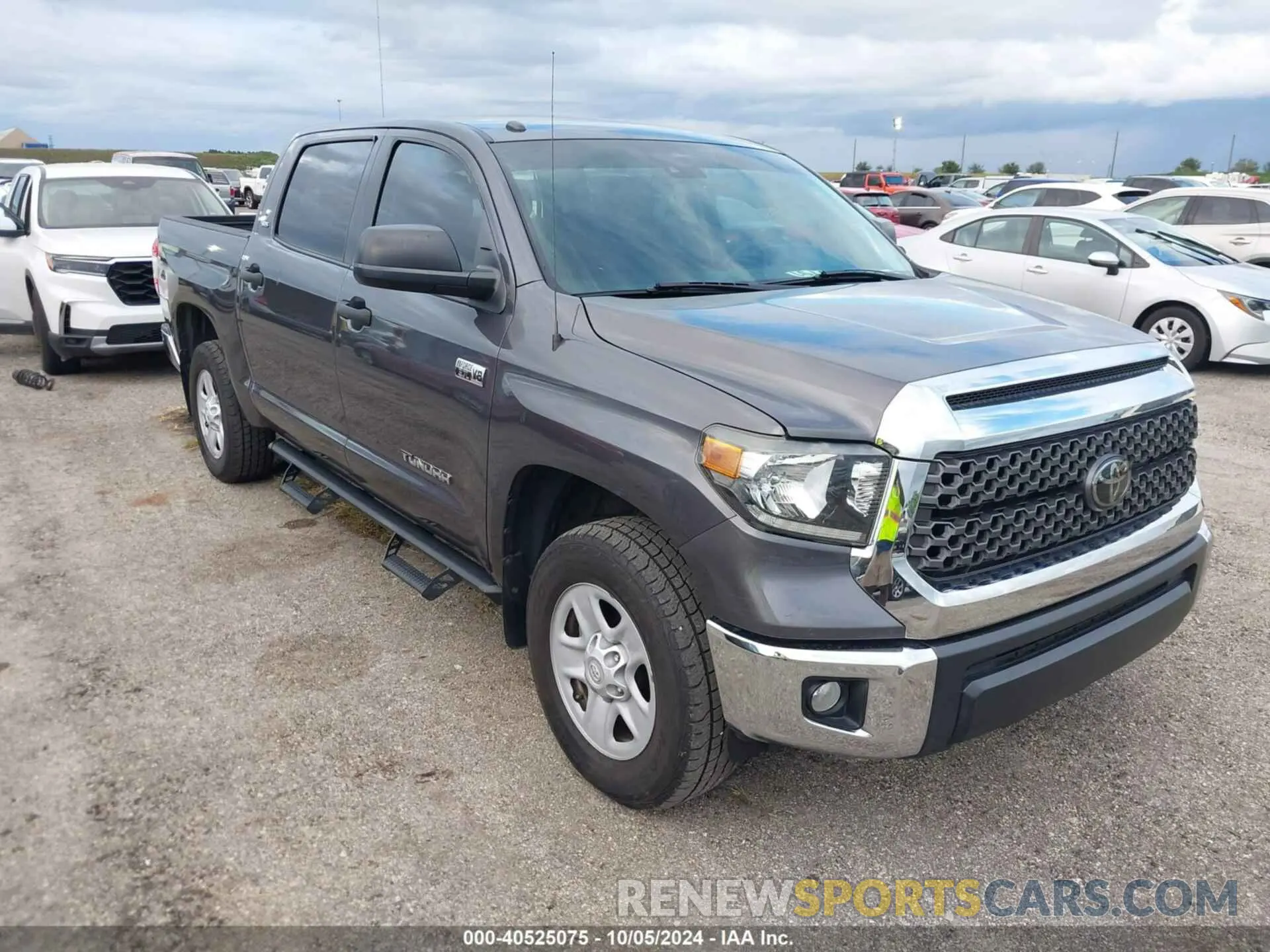 1 Photograph of a damaged car 5TFDW5F19KX807978 TOYOTA TUNDRA 2019
