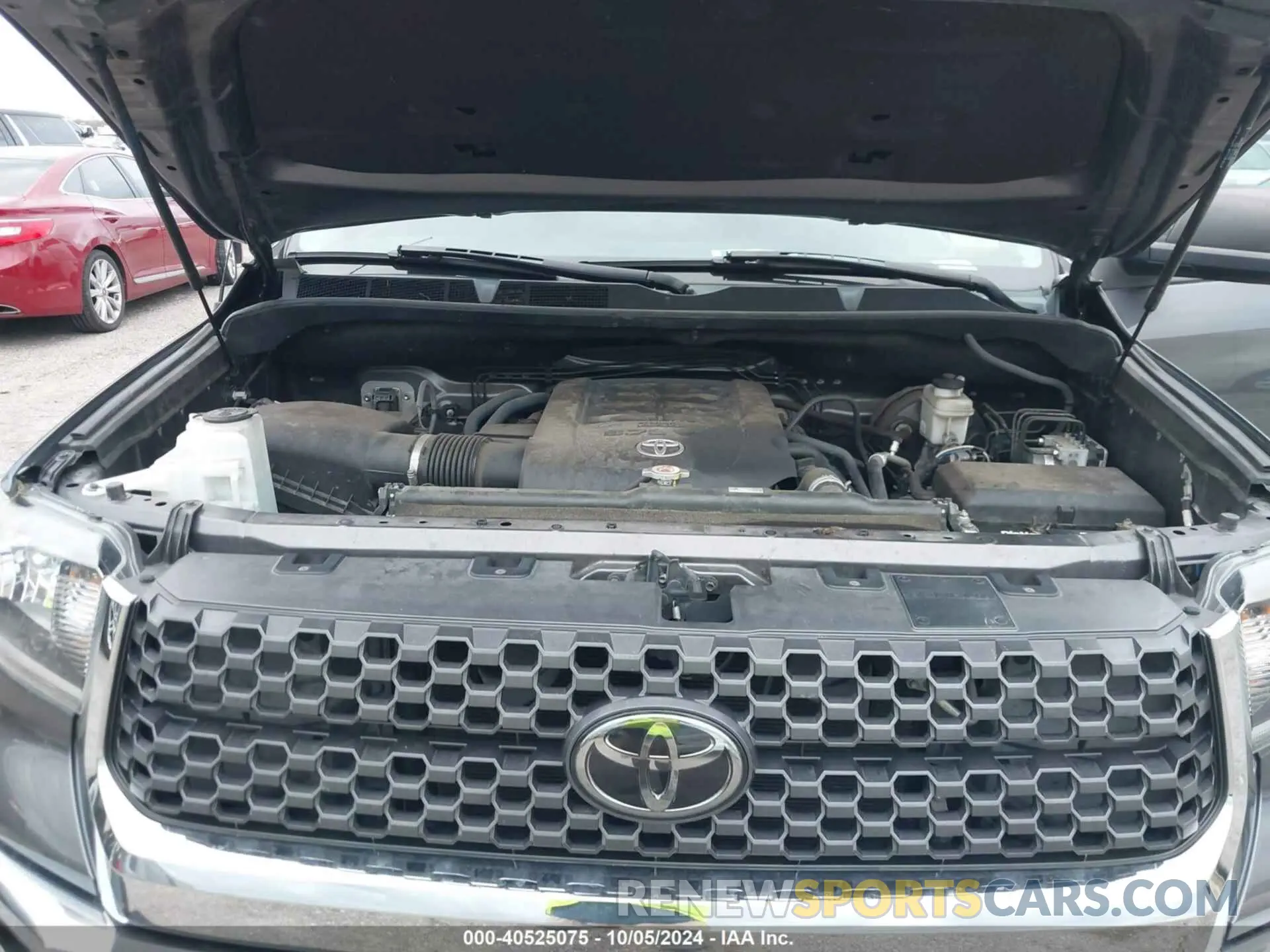10 Photograph of a damaged car 5TFDW5F19KX807978 TOYOTA TUNDRA 2019