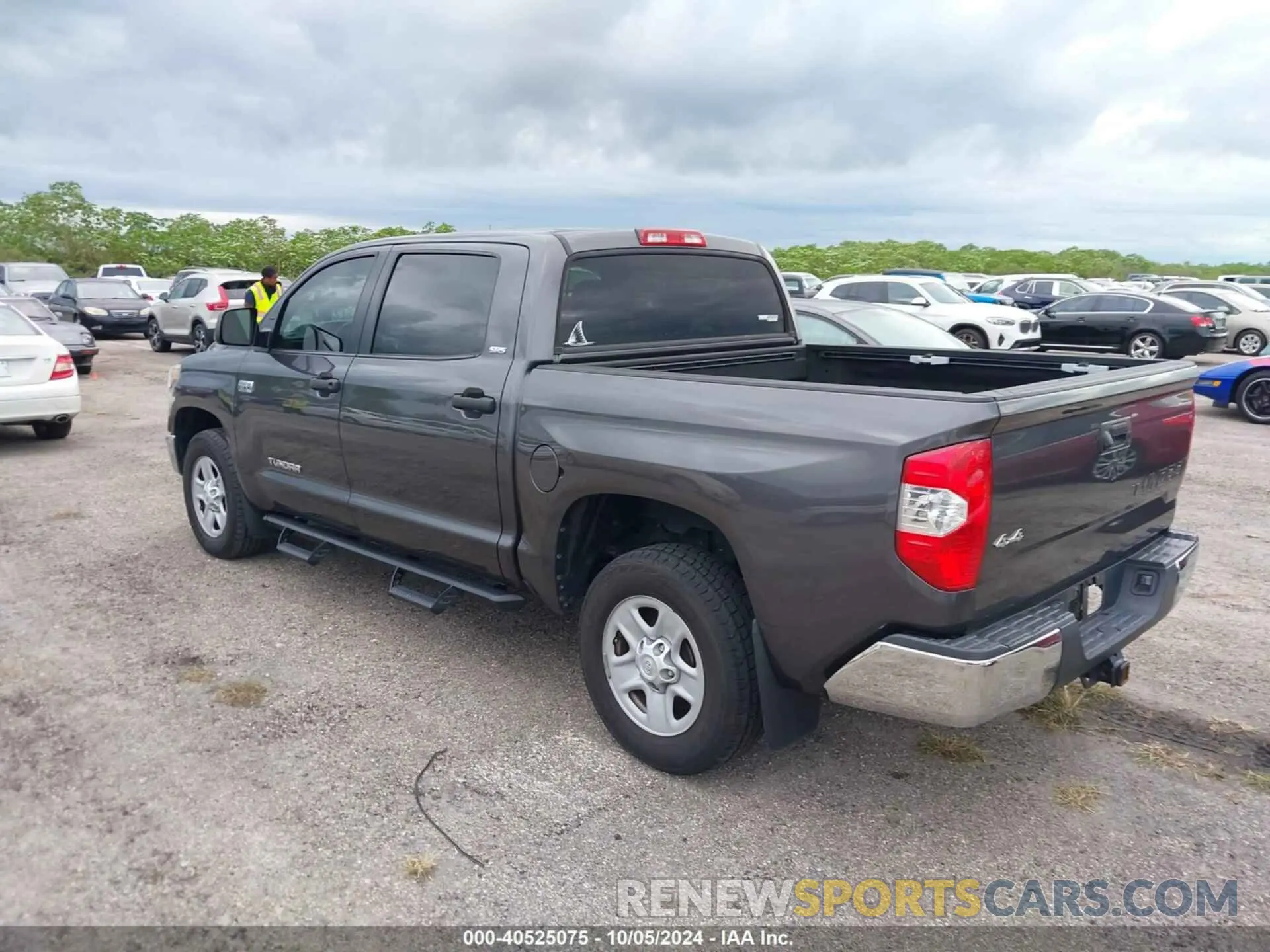 3 Photograph of a damaged car 5TFDW5F19KX807978 TOYOTA TUNDRA 2019