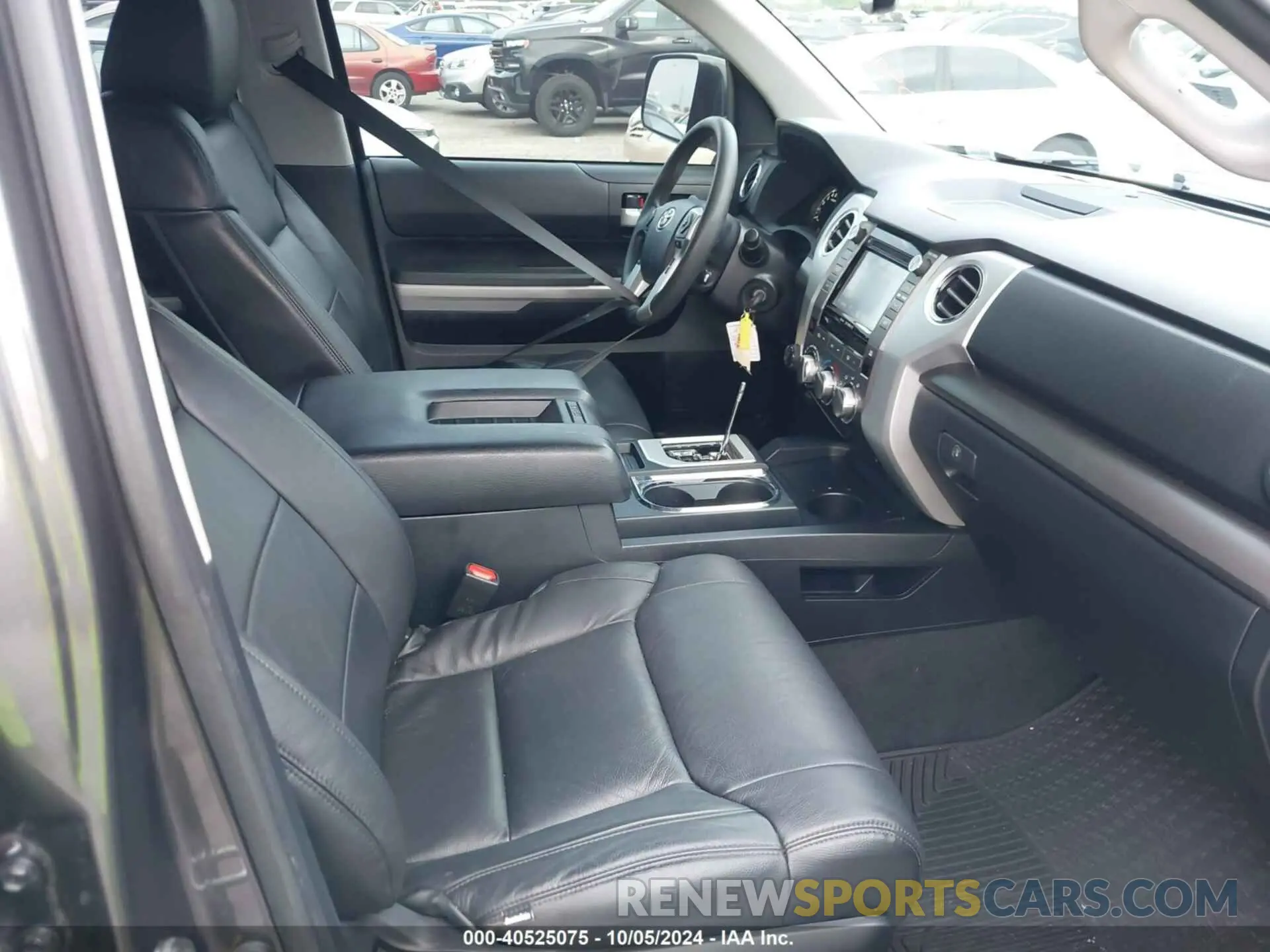 5 Photograph of a damaged car 5TFDW5F19KX807978 TOYOTA TUNDRA 2019