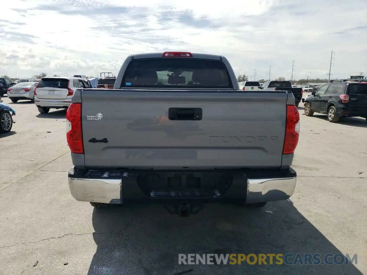 6 Photograph of a damaged car 5TFDW5F19KX848269 TOYOTA TUNDRA 2019