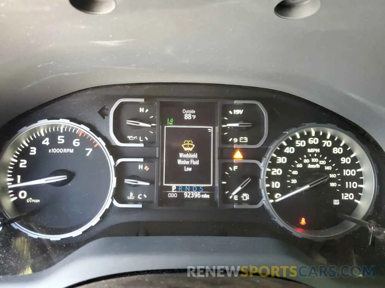 9 Photograph of a damaged car 5TFDW5F19KX854542 TOYOTA TUNDRA 2019