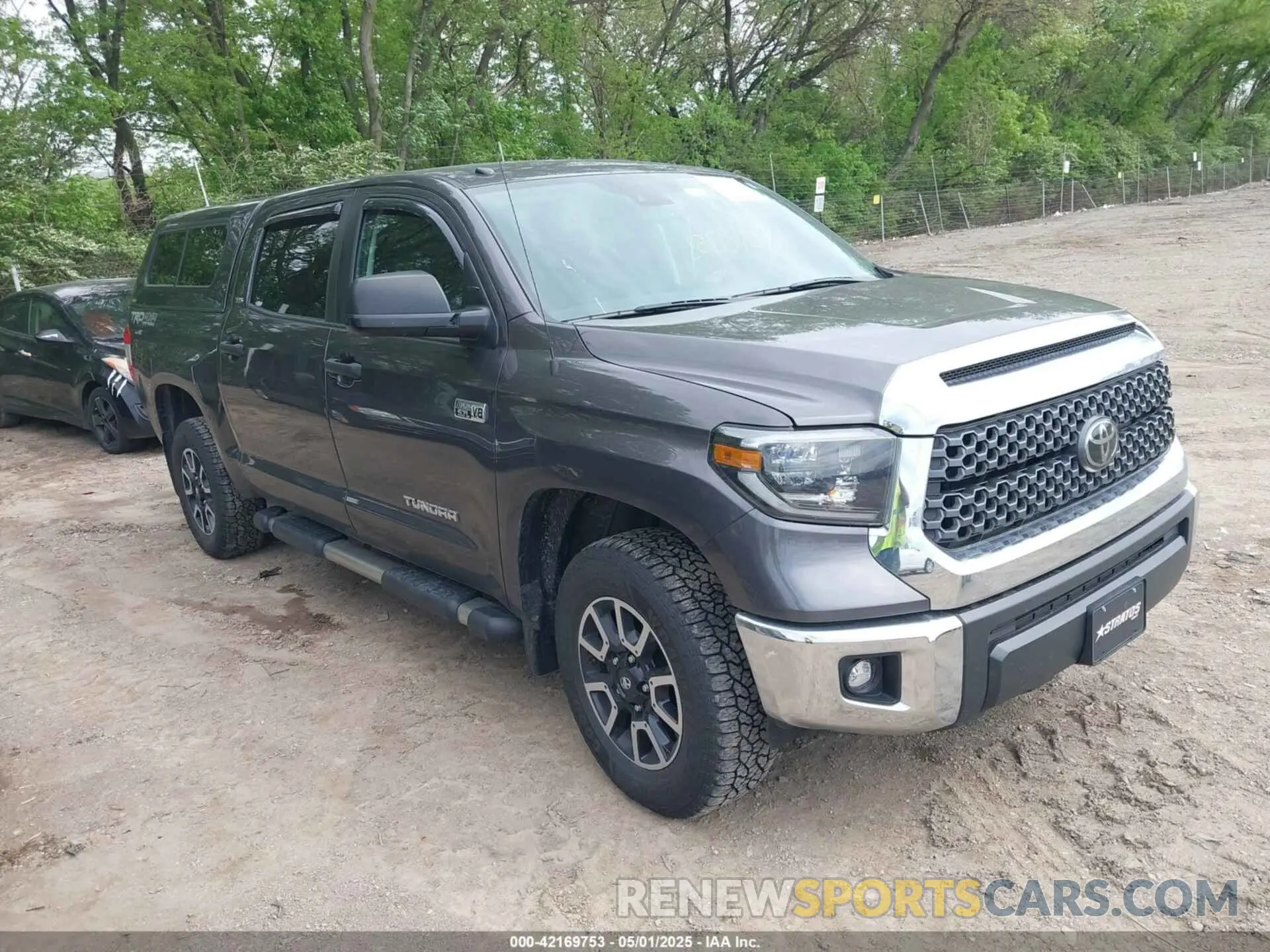 1 Photograph of a damaged car 5TFDW5F1XKX799650 TOYOTA TUNDRA 2019