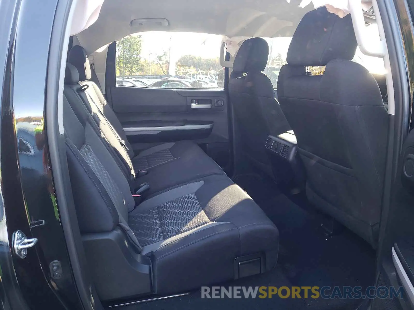 6 Photograph of a damaged car 5TFDY5F10KX785184 TOYOTA TUNDRA 2019
