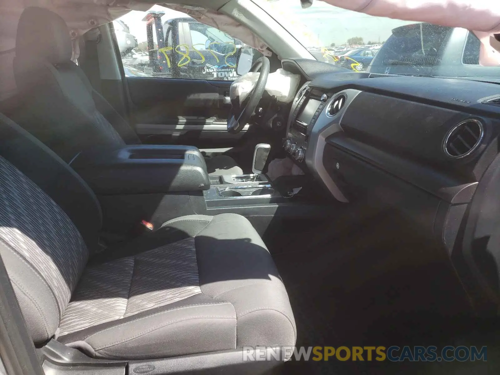 5 Photograph of a damaged car 5TFDY5F10KX808494 TOYOTA TUNDRA 2019