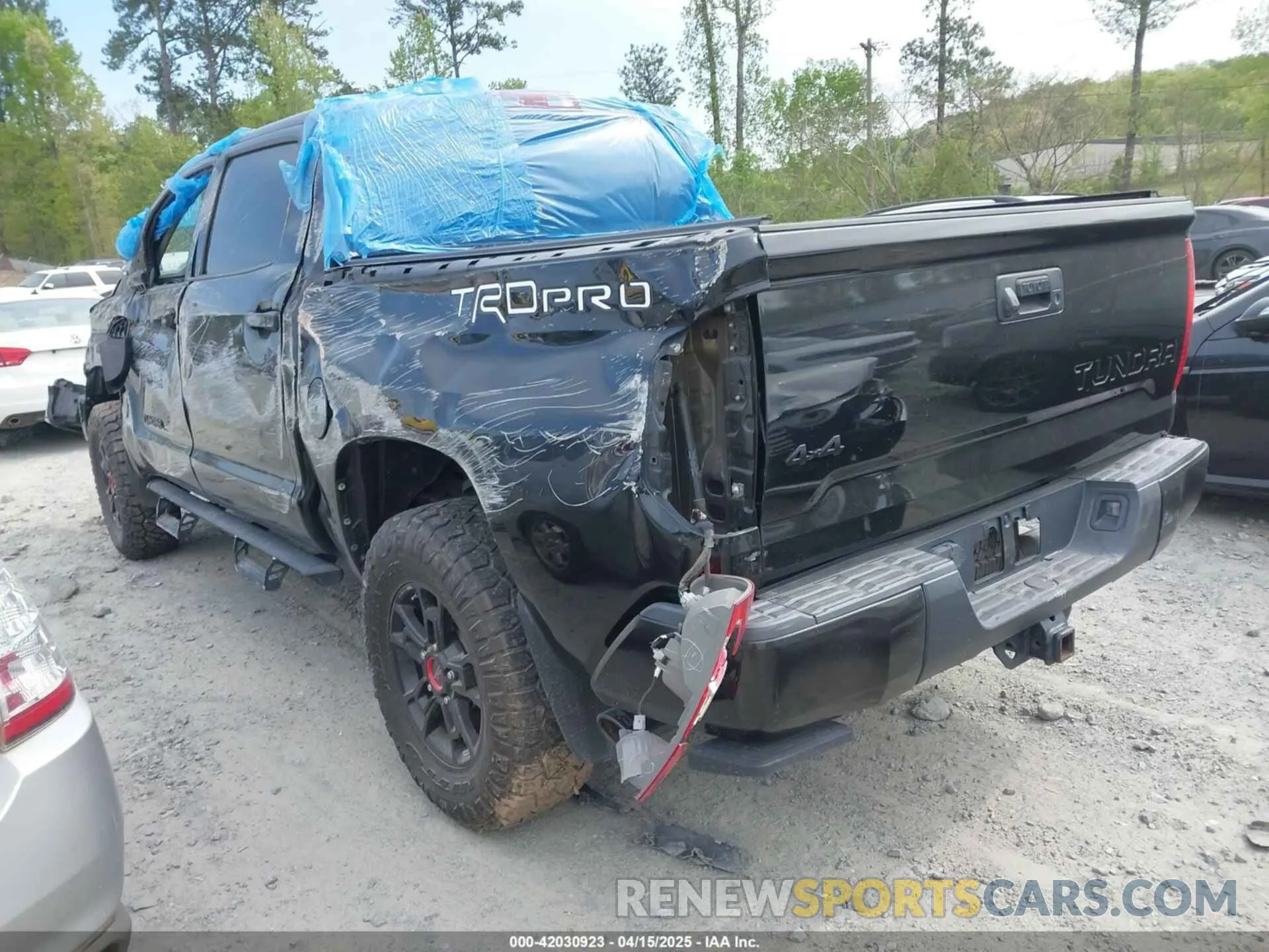 3 Photograph of a damaged car 5TFDY5F11KX834070 TOYOTA TUNDRA 2019
