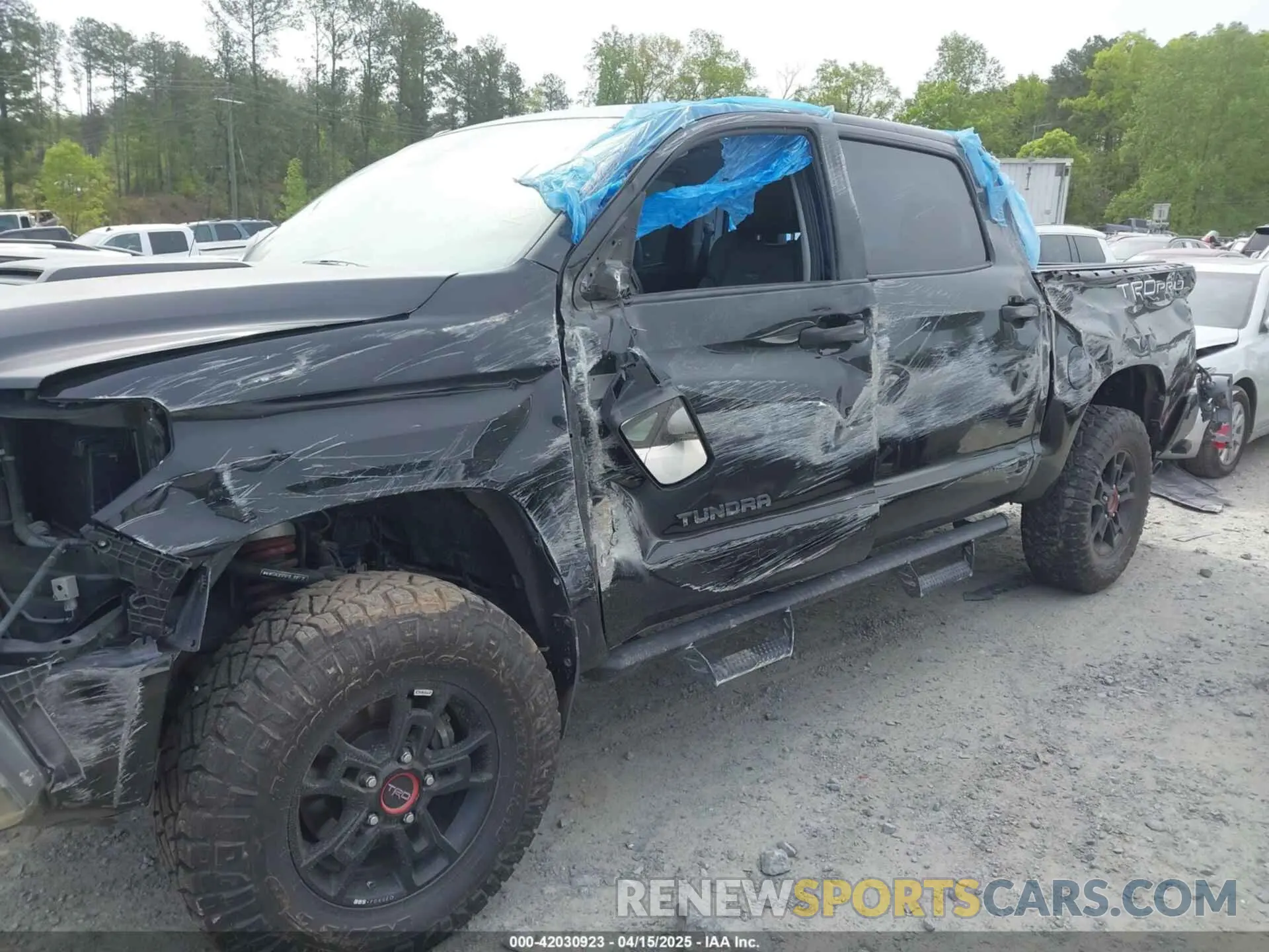6 Photograph of a damaged car 5TFDY5F11KX834070 TOYOTA TUNDRA 2019