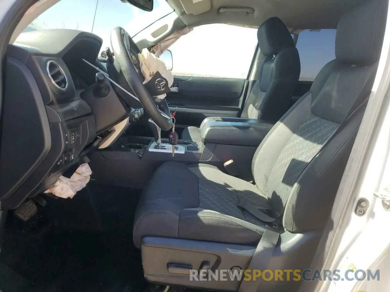 7 Photograph of a damaged car 5TFDY5F11KX853816 TOYOTA TUNDRA 2019