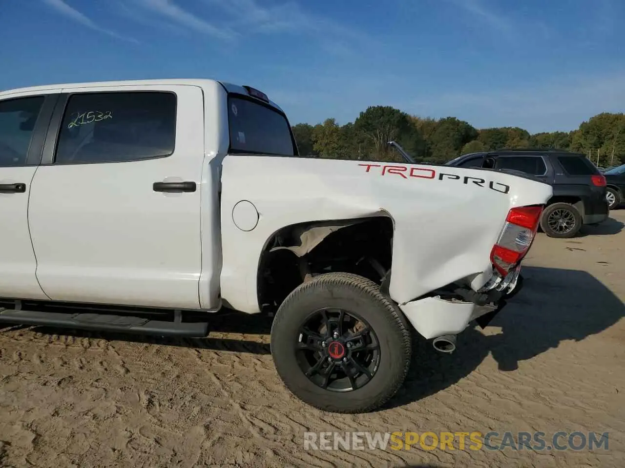9 Photograph of a damaged car 5TFDY5F11KX869627 TOYOTA TUNDRA 2019