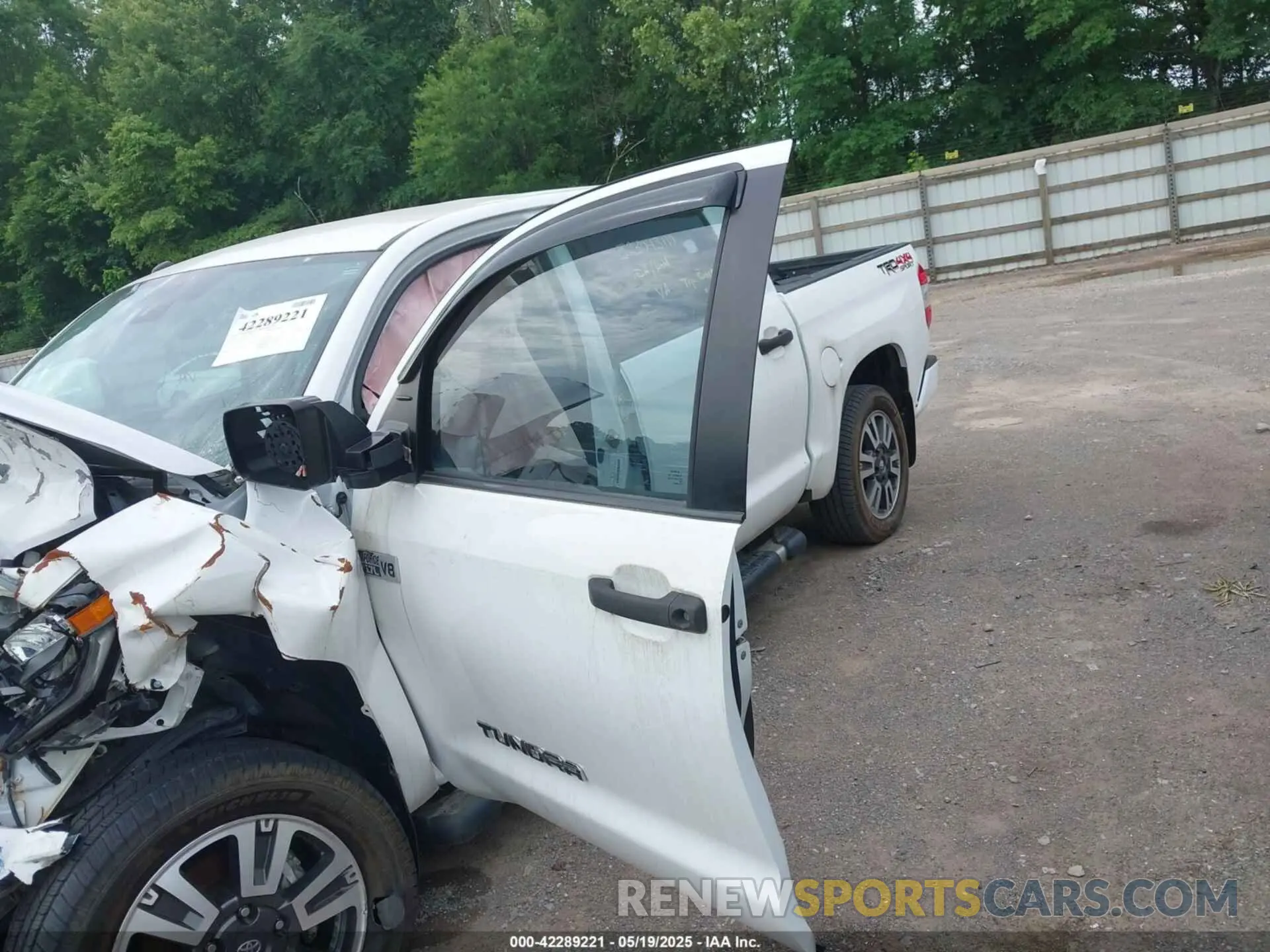 12 Photograph of a damaged car 5TFDY5F13KX809672 TOYOTA TUNDRA 2019