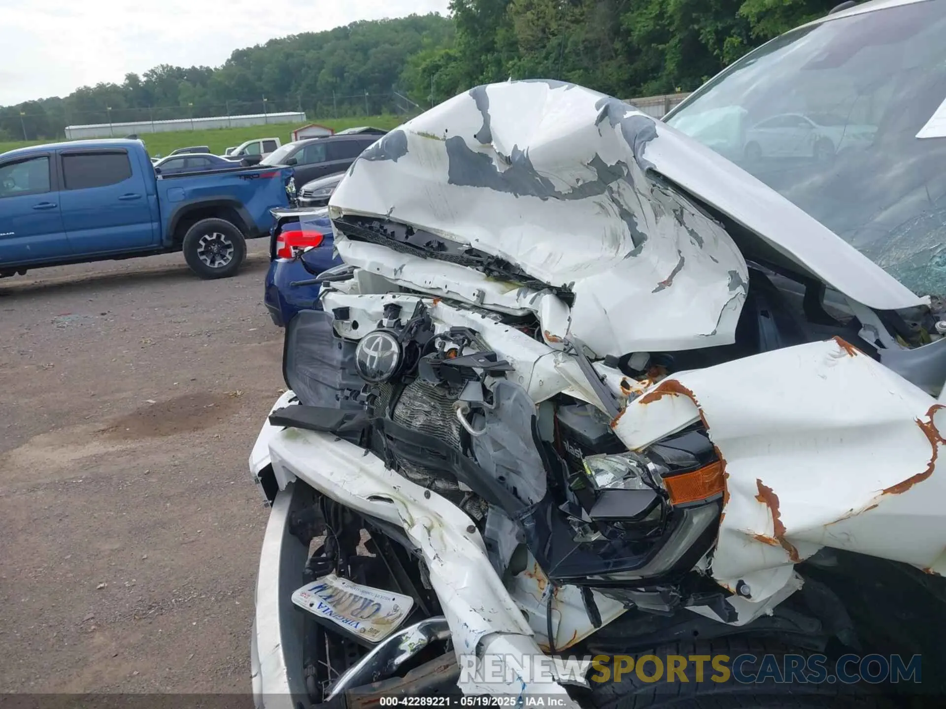 6 Photograph of a damaged car 5TFDY5F13KX809672 TOYOTA TUNDRA 2019