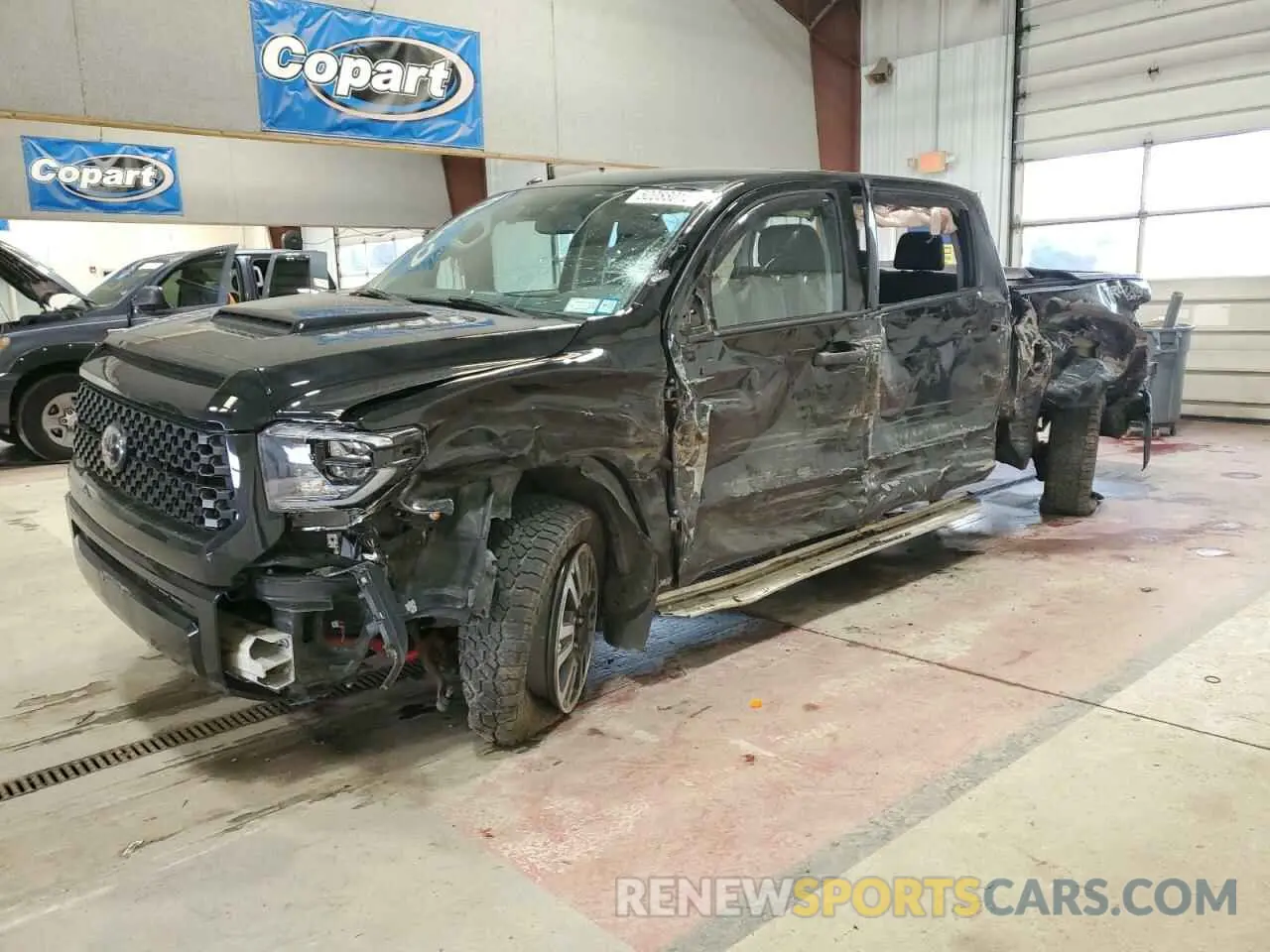 1 Фотография поврежденного автомобиля 5TFDY5F14KX807896 TOYOTA TUNDRA 2019
