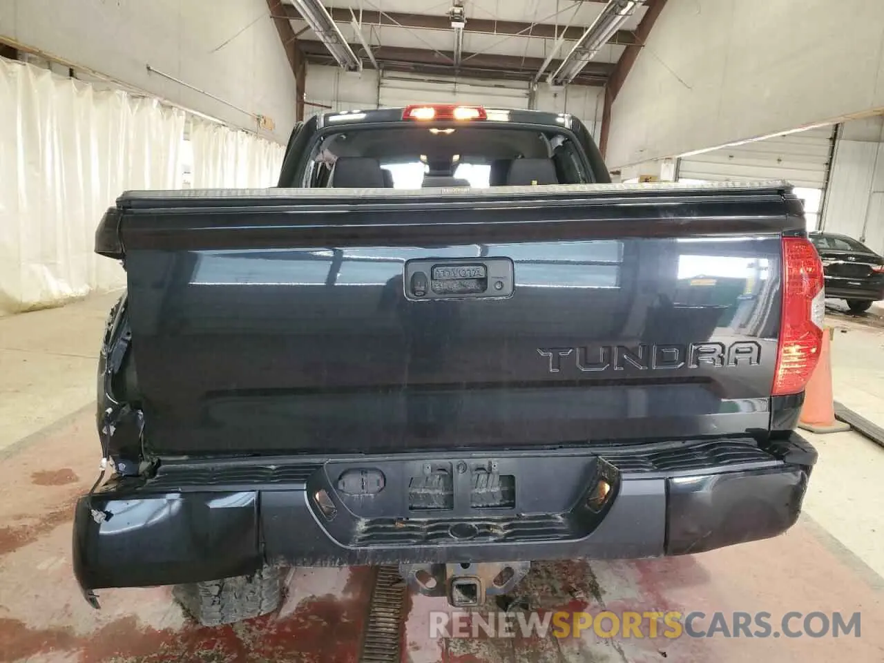 6 Фотография поврежденного автомобиля 5TFDY5F14KX807896 TOYOTA TUNDRA 2019