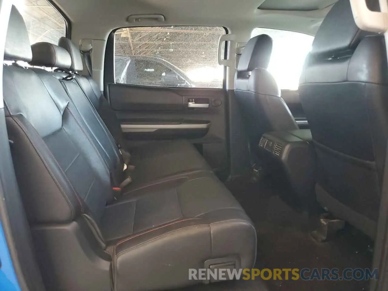 10 Photograph of a damaged car 5TFDY5F14KX815206 TOYOTA TUNDRA 2019