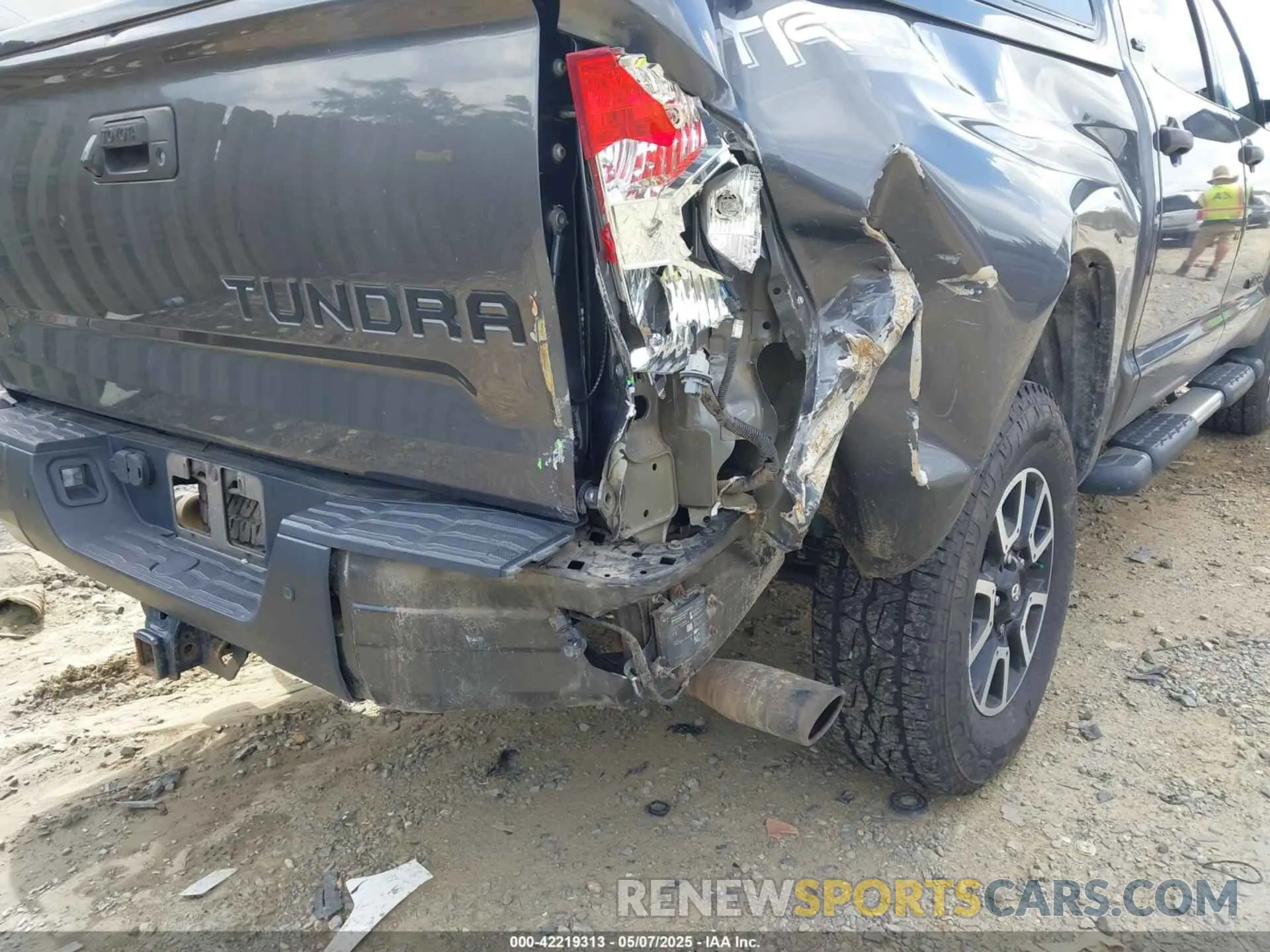 6 Photograph of a damaged car 5TFDY5F14KX817411 TOYOTA TUNDRA 2019