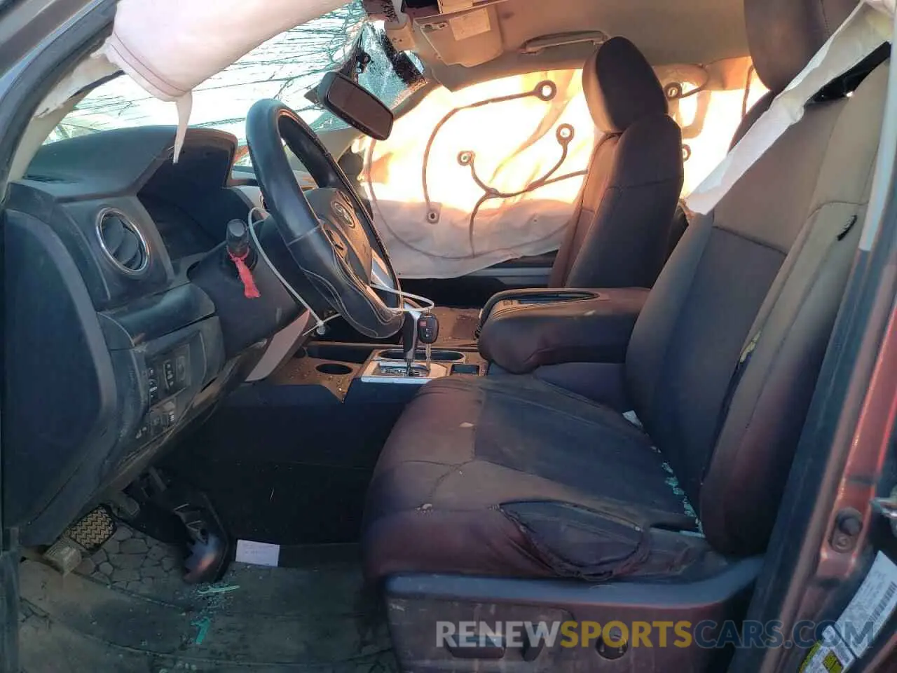 7 Photograph of a damaged car 5TFDY5F14KX830028 TOYOTA TUNDRA 2019