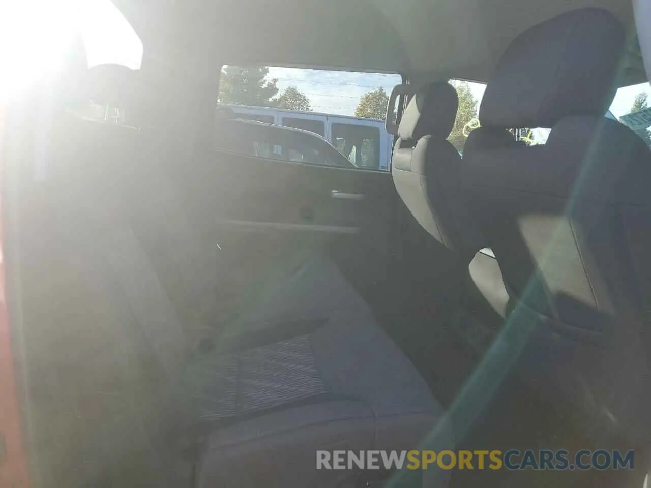 6 Photograph of a damaged car 5TFDY5F15KX791014 TOYOTA TUNDRA 2019