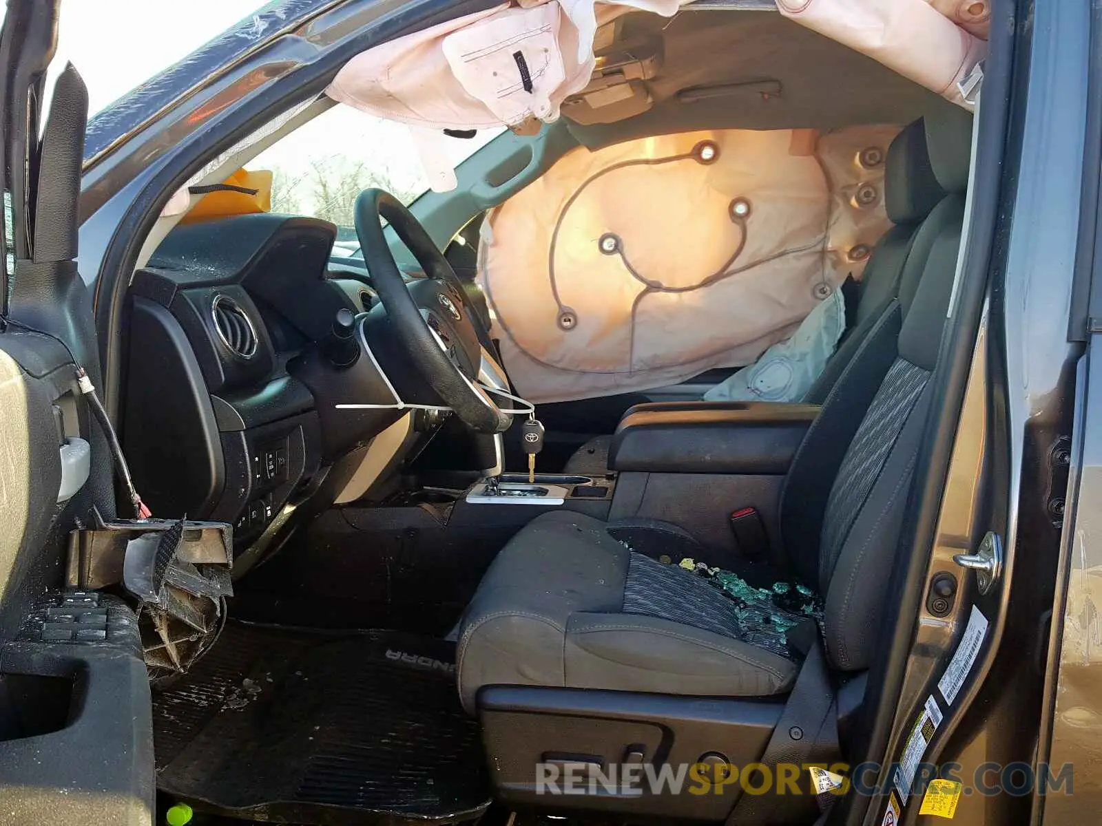 5 Photograph of a damaged car 5TFDY5F15KX841846 TOYOTA TUNDRA 2019