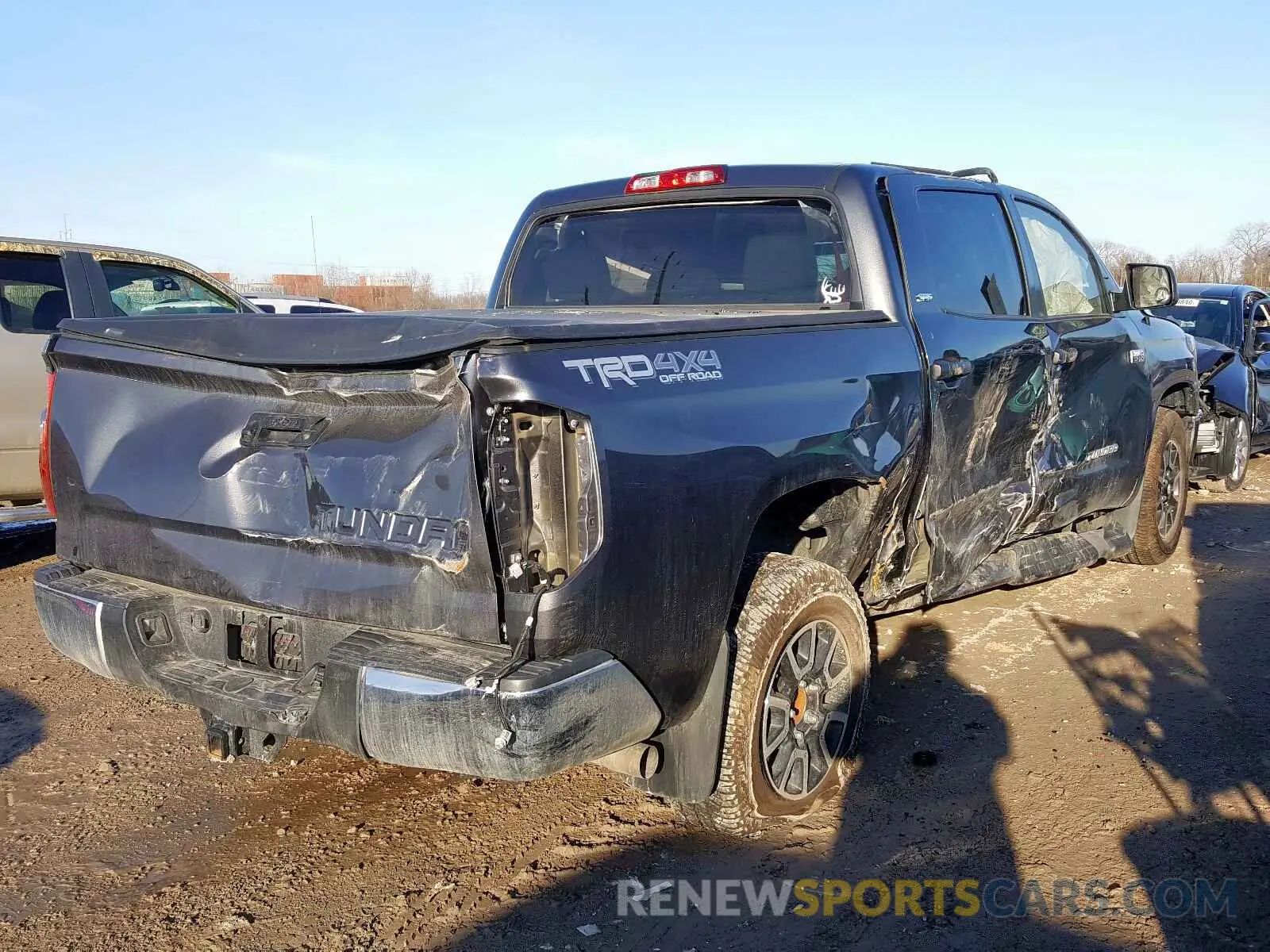 9 Photograph of a damaged car 5TFDY5F15KX841846 TOYOTA TUNDRA 2019