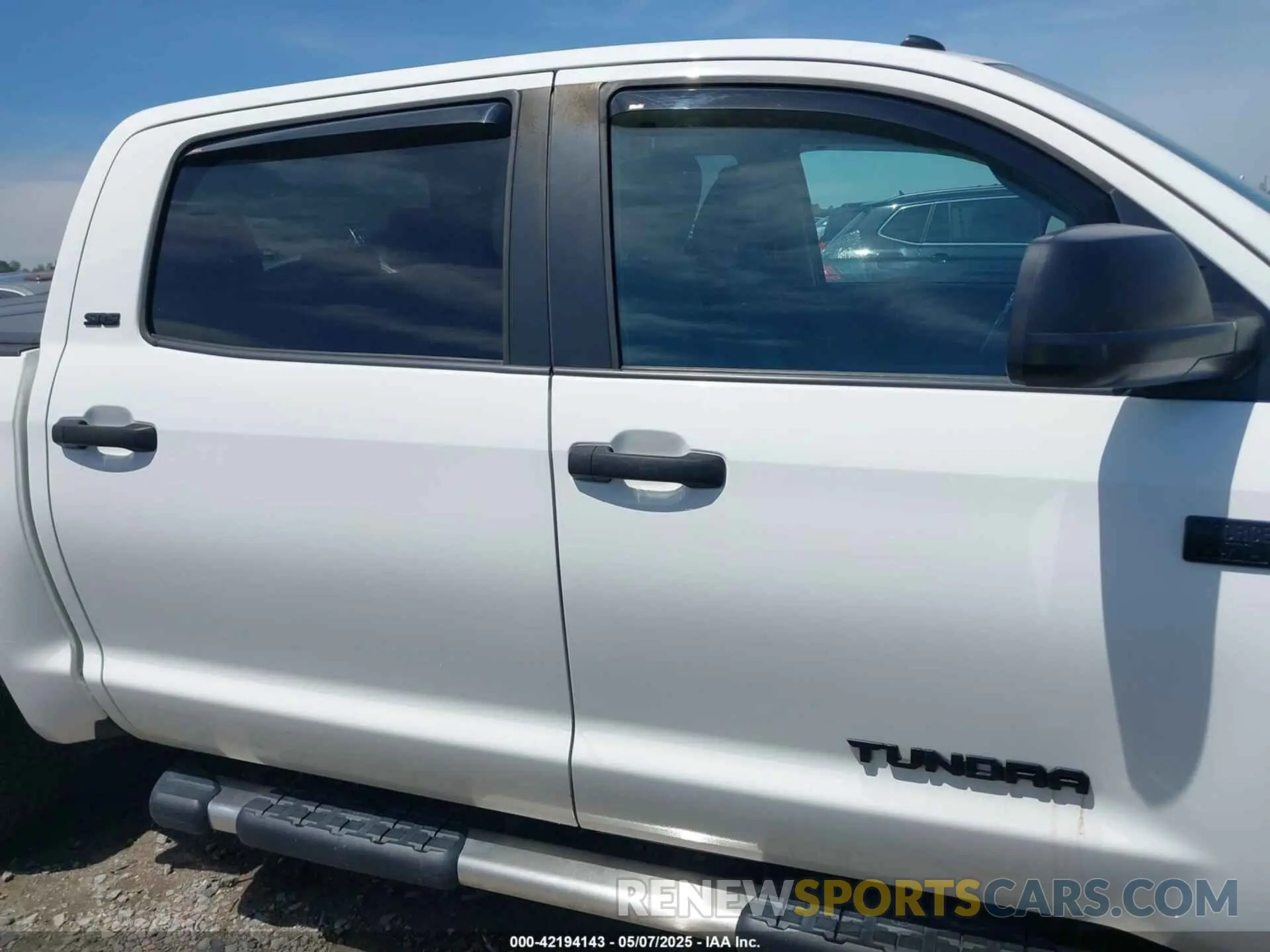 14 Photograph of a damaged car 5TFDY5F16KX861779 TOYOTA TUNDRA 2019