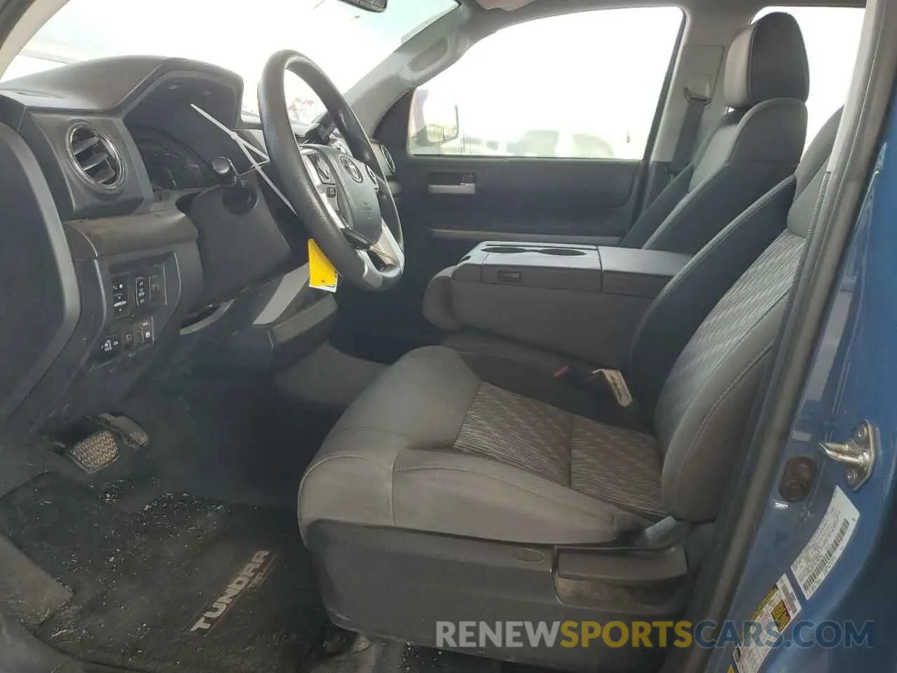 7 Photograph of a damaged car 5TFDY5F17KX784730 TOYOTA TUNDRA 2019