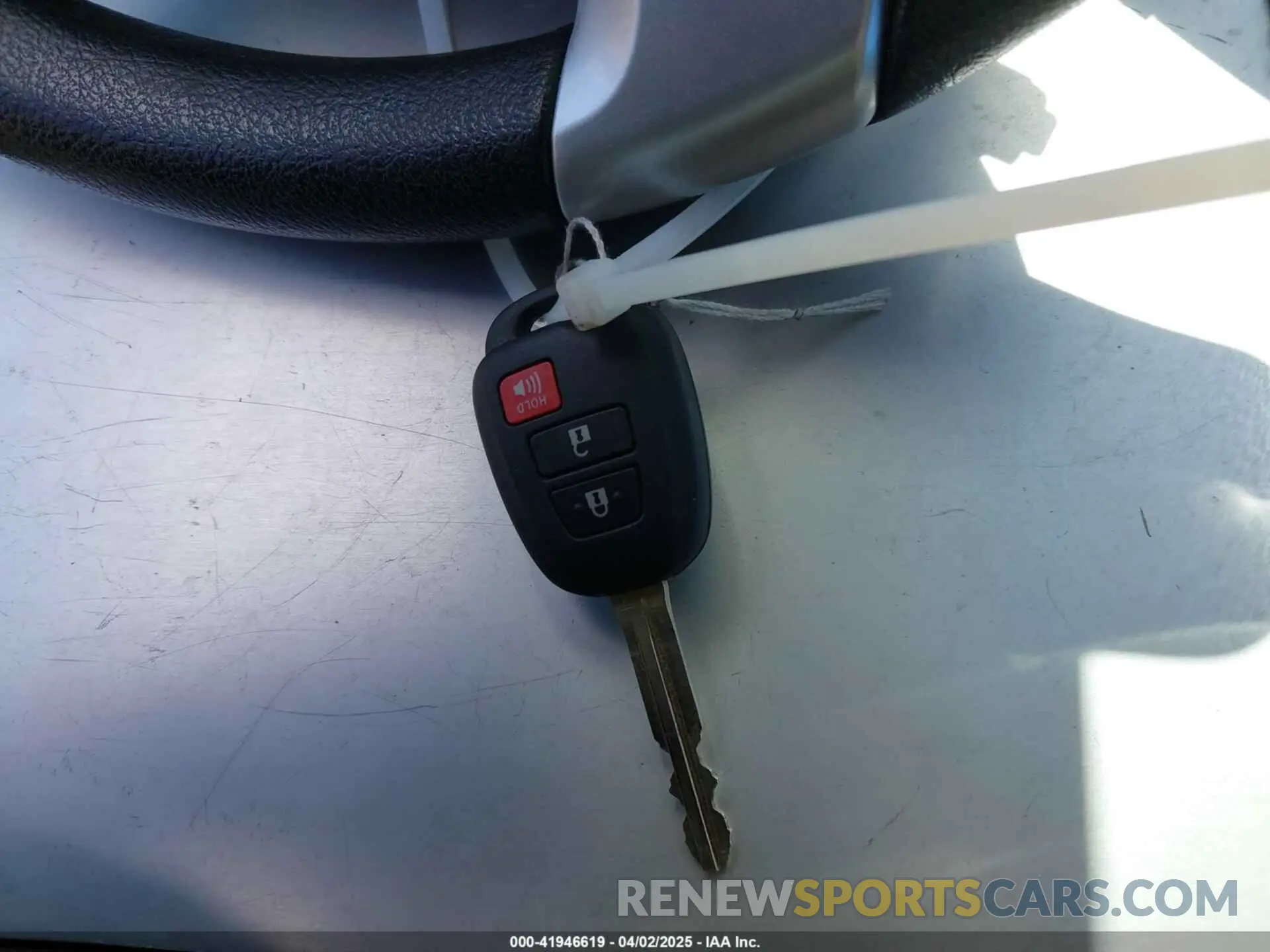 11 Photograph of a damaged car 5TFDY5F19KX839419 TOYOTA TUNDRA 2019