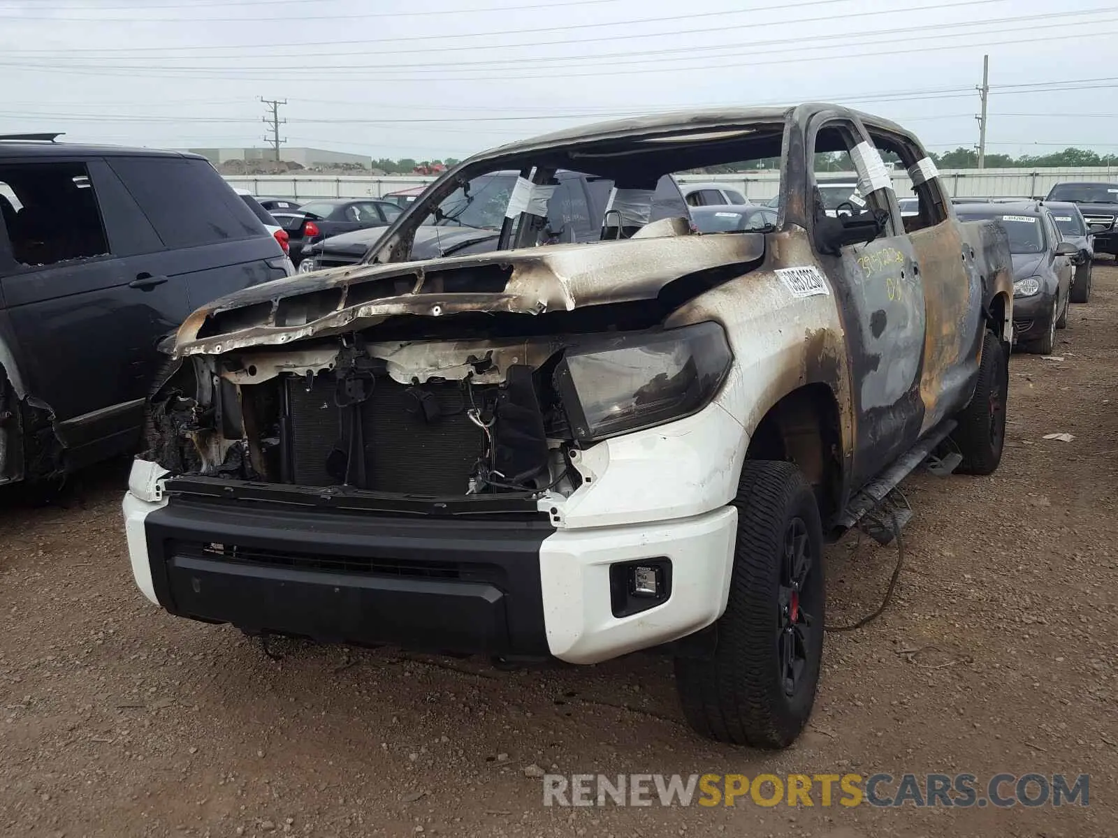 2 Photograph of a damaged car 5TFDY5F1XKX806770 TOYOTA TUNDRA 2019