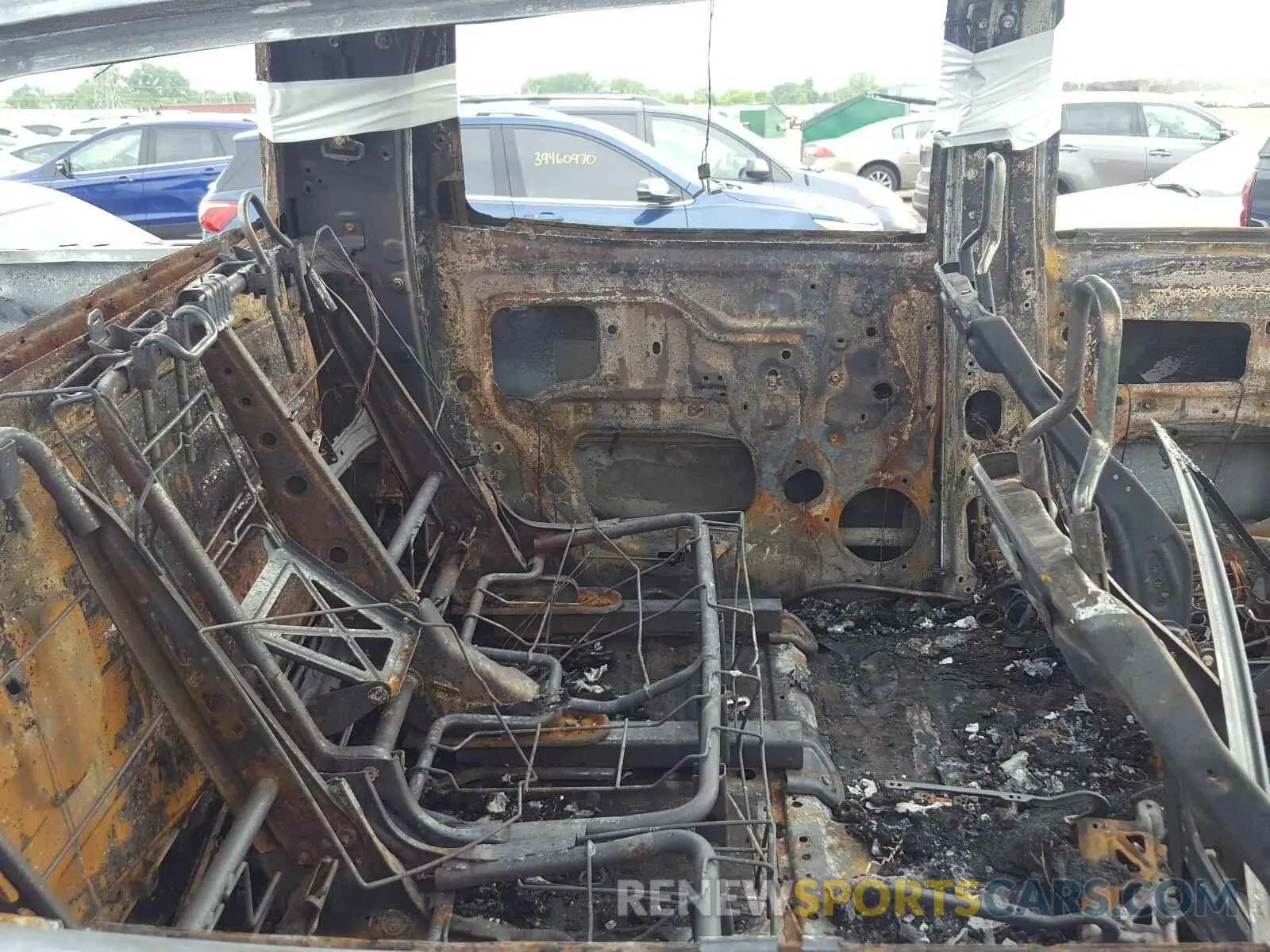 6 Photograph of a damaged car 5TFDY5F1XKX806770 TOYOTA TUNDRA 2019