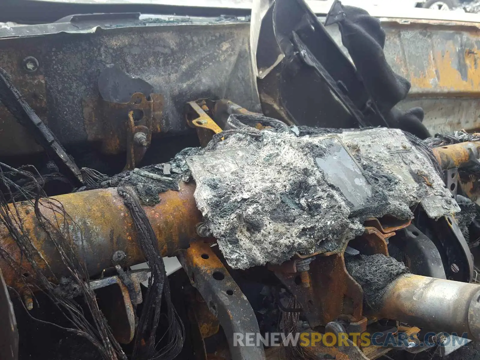 8 Photograph of a damaged car 5TFDY5F1XKX806770 TOYOTA TUNDRA 2019