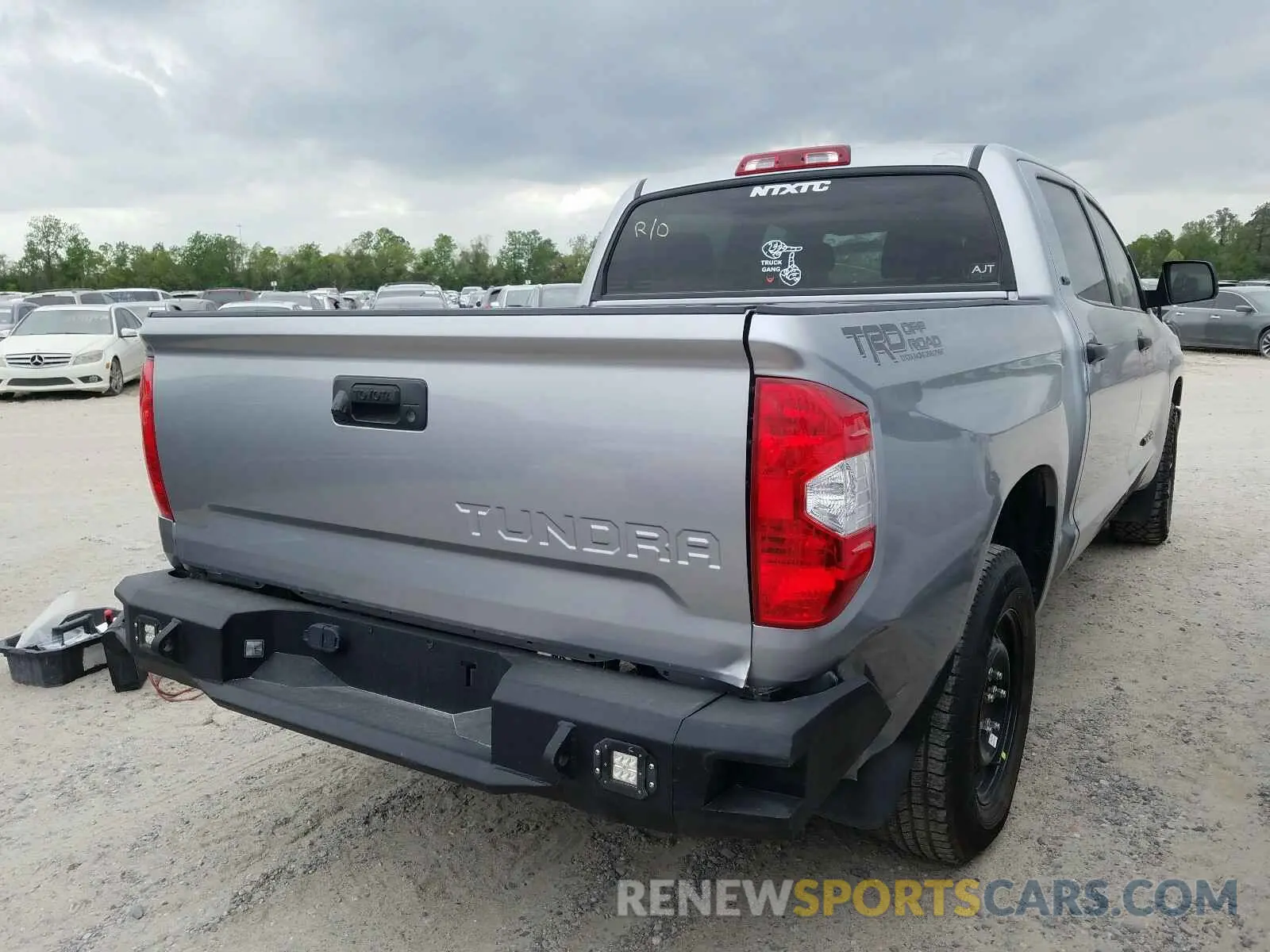 4 Photograph of a damaged car 5TFEM5F11KX142102 TOYOTA TUNDRA 2019