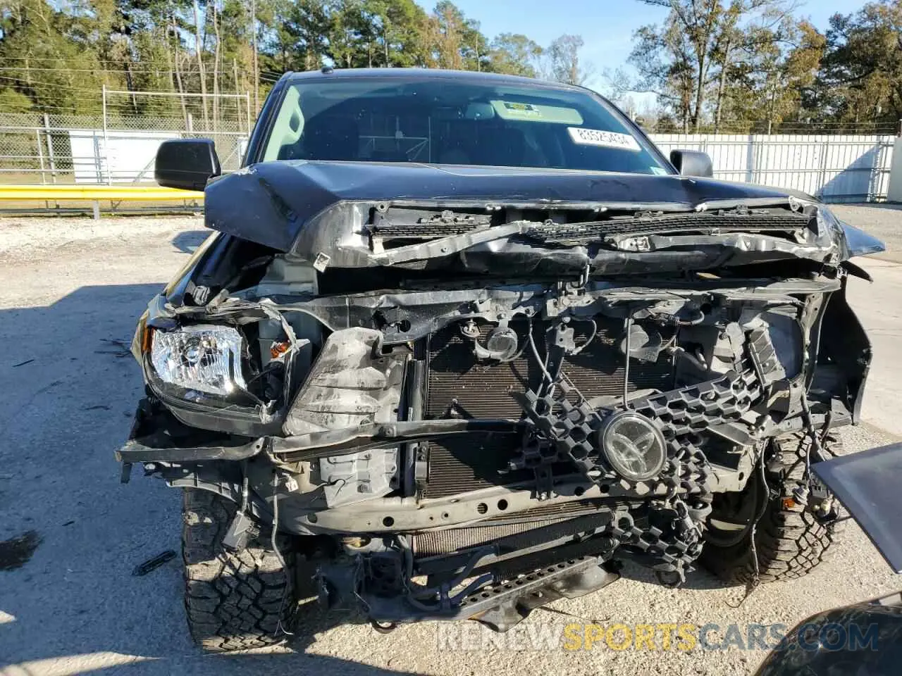 5 Photograph of a damaged car 5TFEM5F12KX139807 TOYOTA TUNDRA 2019