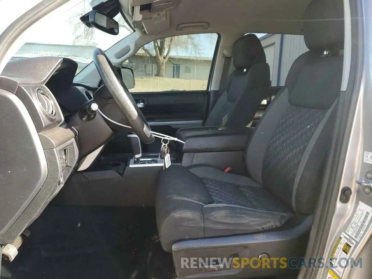 7 Photograph of a damaged car 5TFEM5F13KX142067 TOYOTA TUNDRA 2019