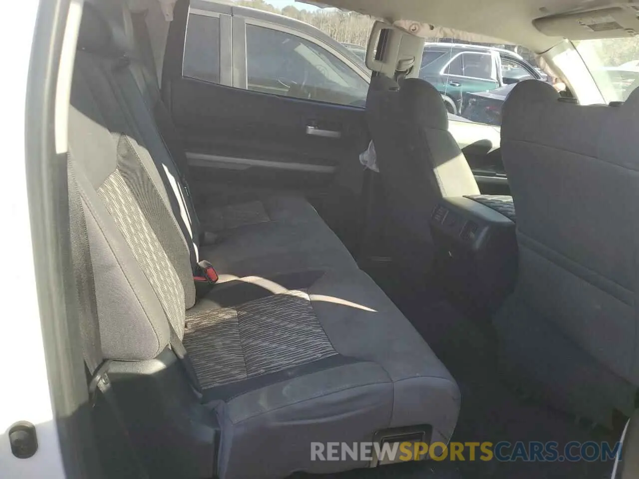 10 Photograph of a damaged car 5TFEM5F14KX141090 TOYOTA TUNDRA 2019