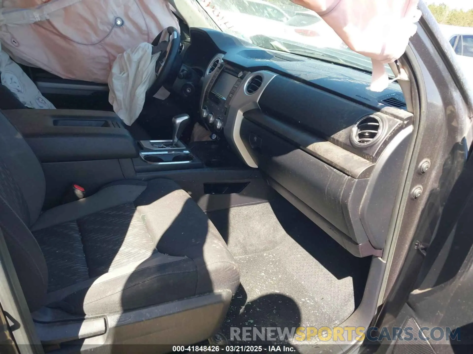 5 Photograph of a damaged car 5TFEY5F12KX244156 TOYOTA TUNDRA 2019