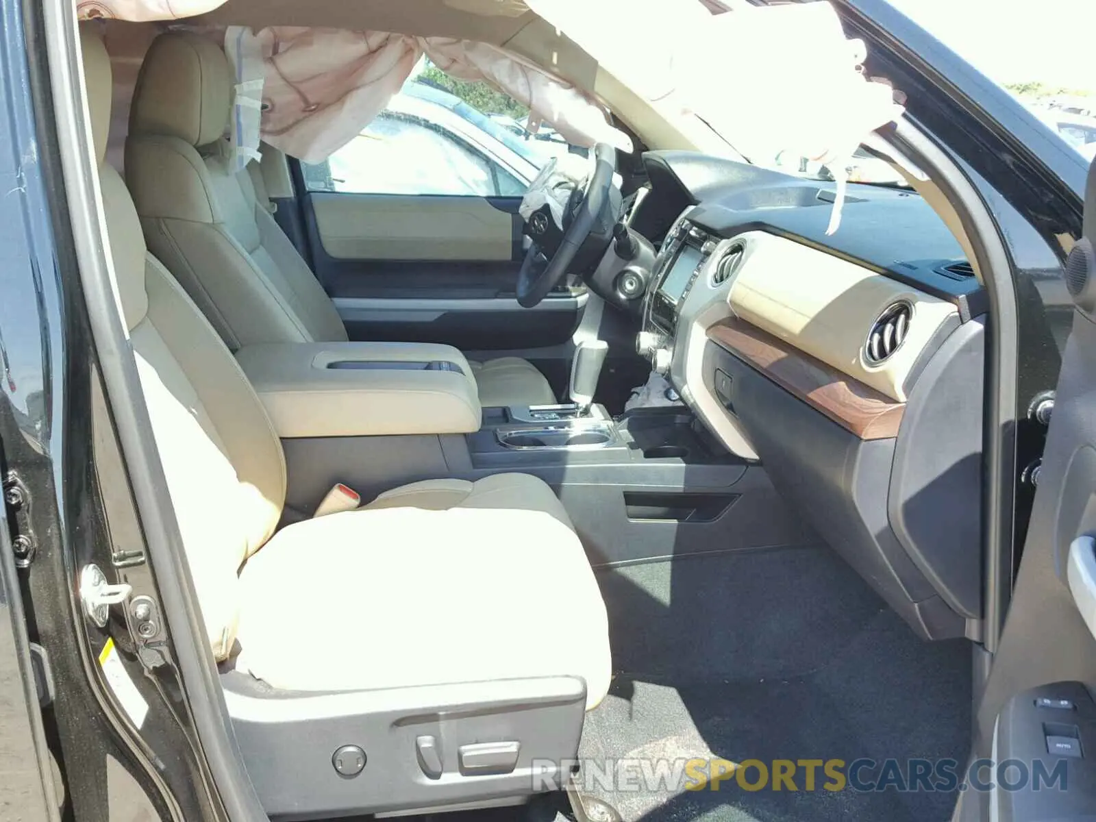 5 Photograph of a damaged car 5TFFY5F19KX244711 TOYOTA TUNDRA 2019