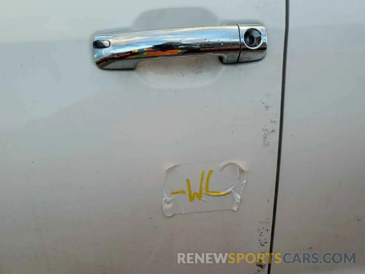 9 Photograph of a damaged car 5TFHY5F12KX793188 TOYOTA TUNDRA 2019