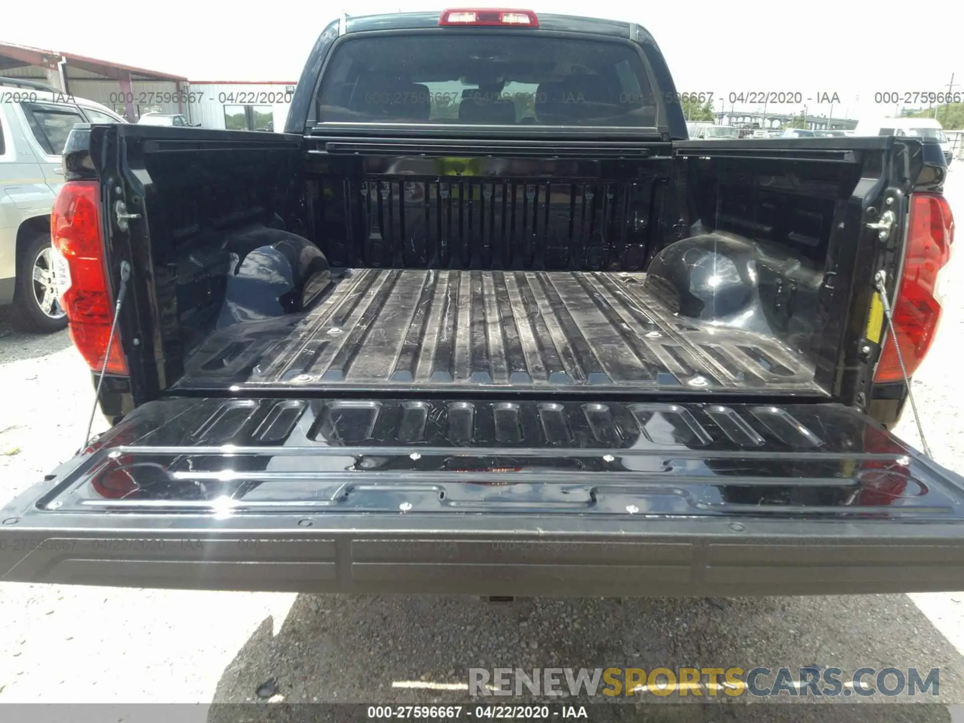 8 Photograph of a damaged car 5TFHY5F19KX784892 TOYOTA TUNDRA 2019
